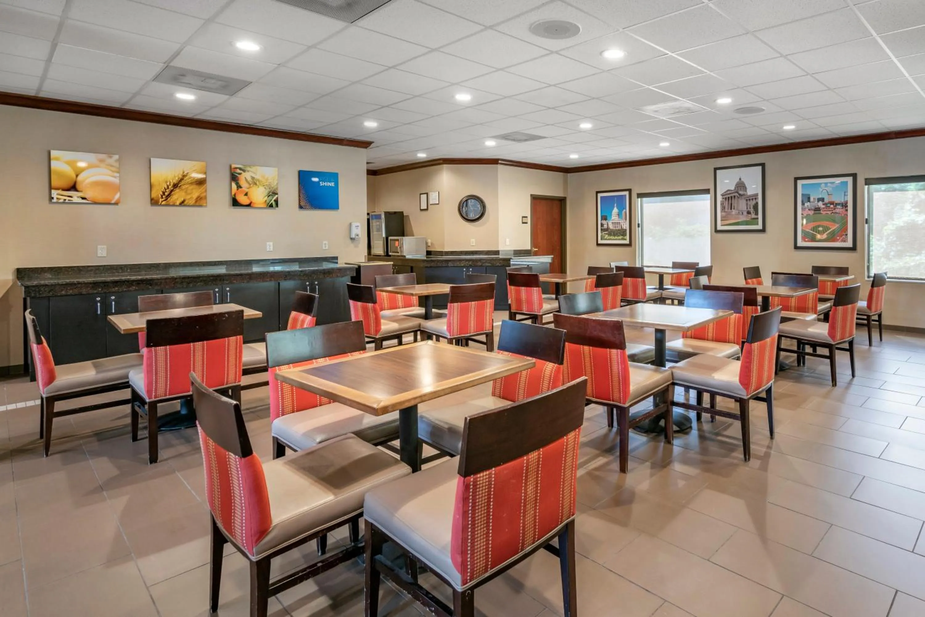Restaurant/places to eat in Comfort Inn & Suites St Louis-O'Fallon