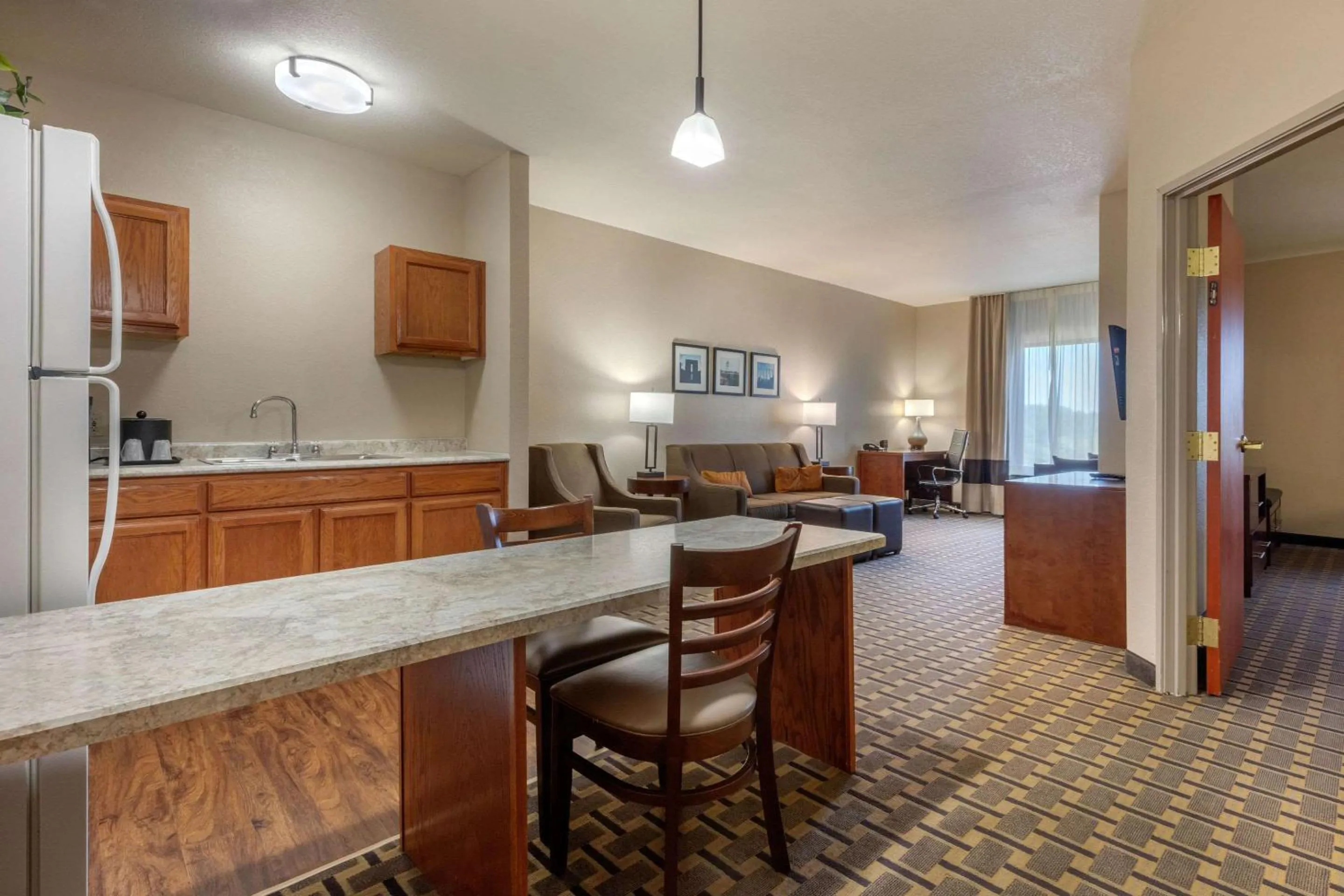 Photo of the whole room in Comfort Suites