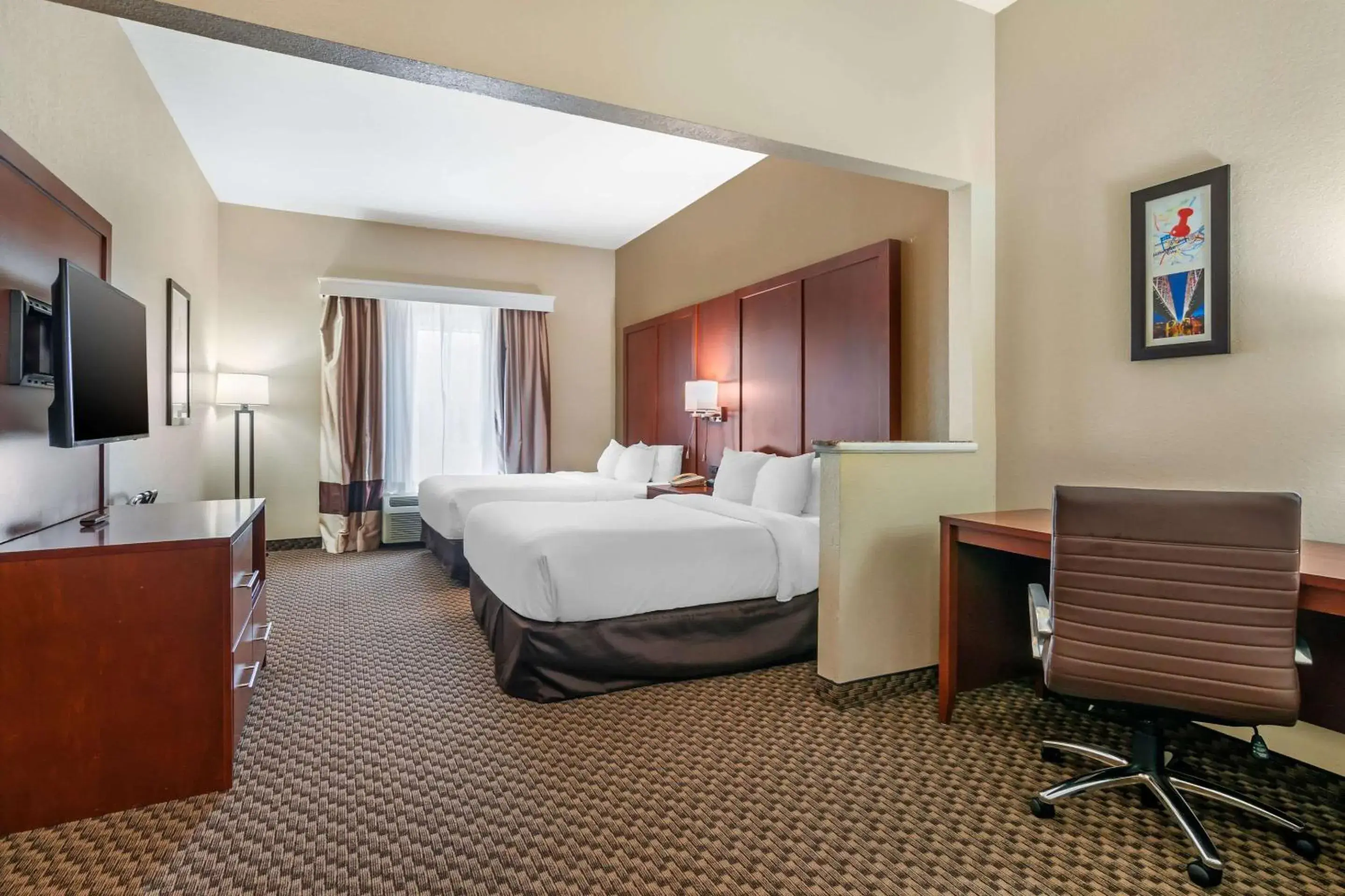 Bedroom, Bed in Comfort Suites - Jefferson City Bedroom, Bed in Comfort Suites - Jefferson City