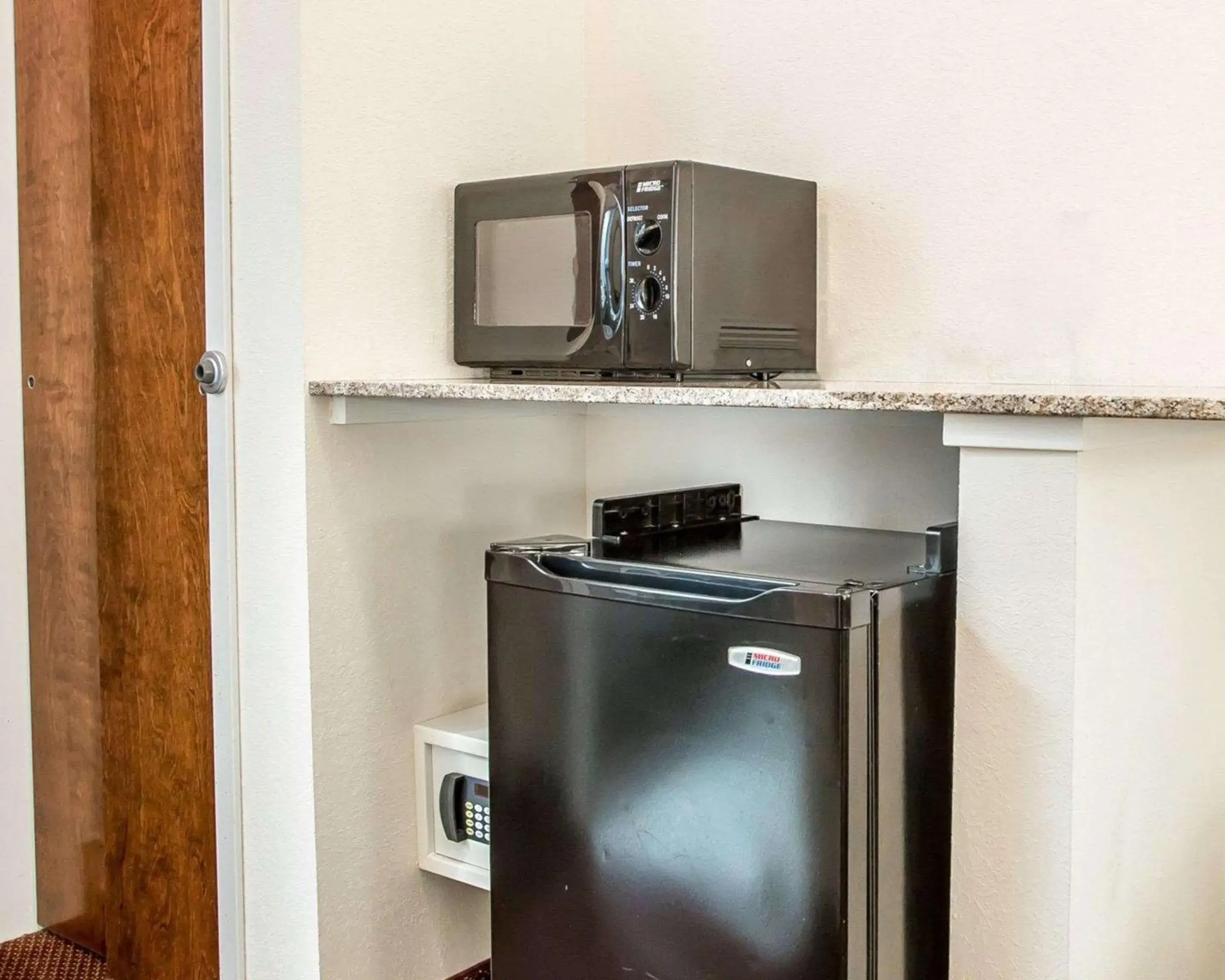 Photo of the whole room in Comfort Suites - Jefferson City Photo of the whole room in Comfort Suites - Jefferson City