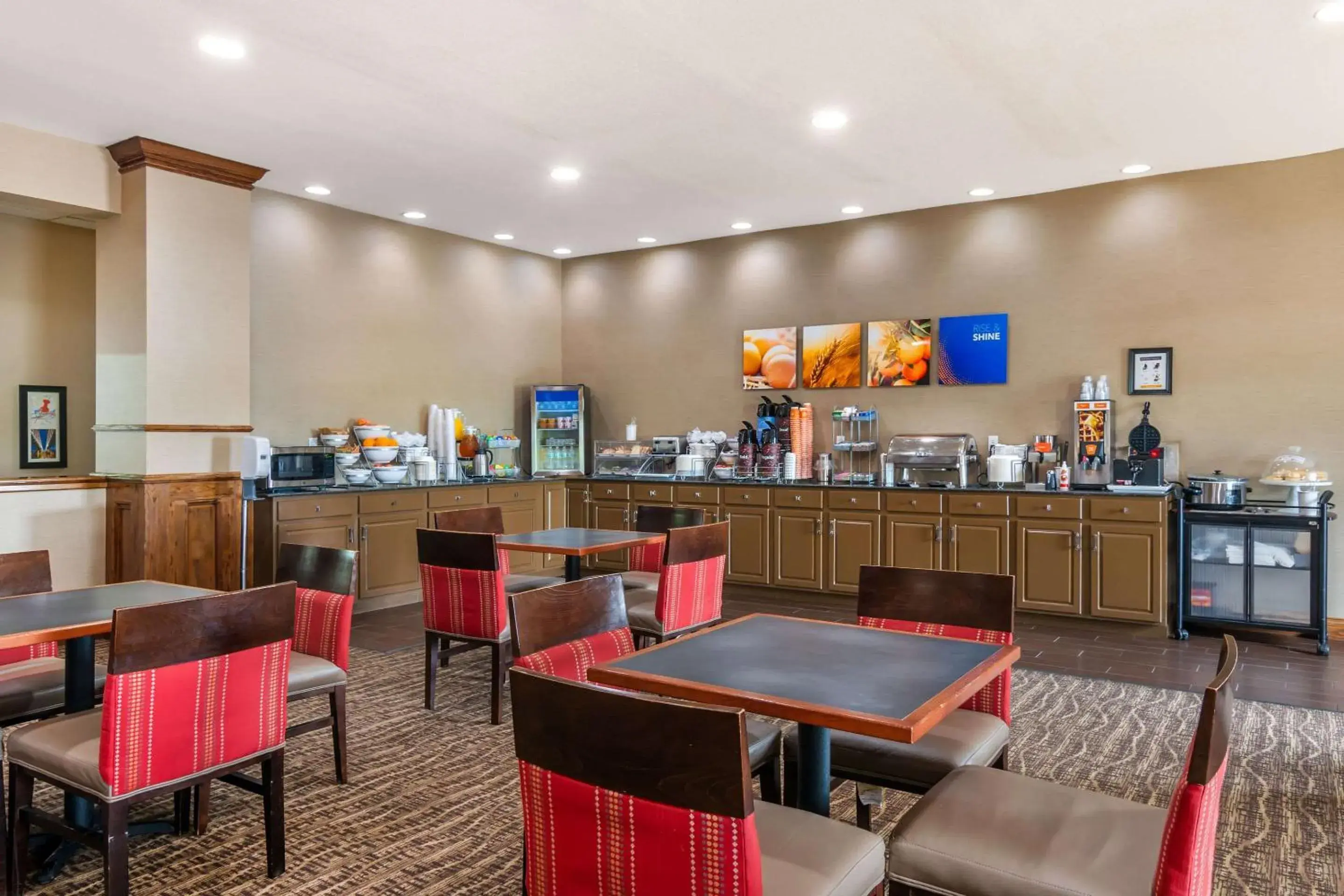 Breakfast in Comfort Suites - Jefferson City Breakfast in Comfort Suites - Jefferson City