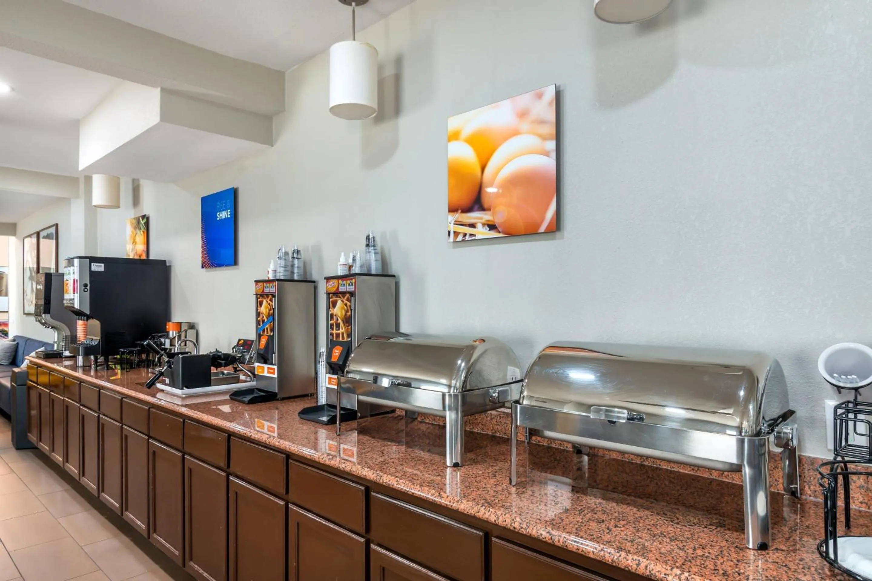 Breakfast in Comfort Inn & Suites Chesterfield - St Louis