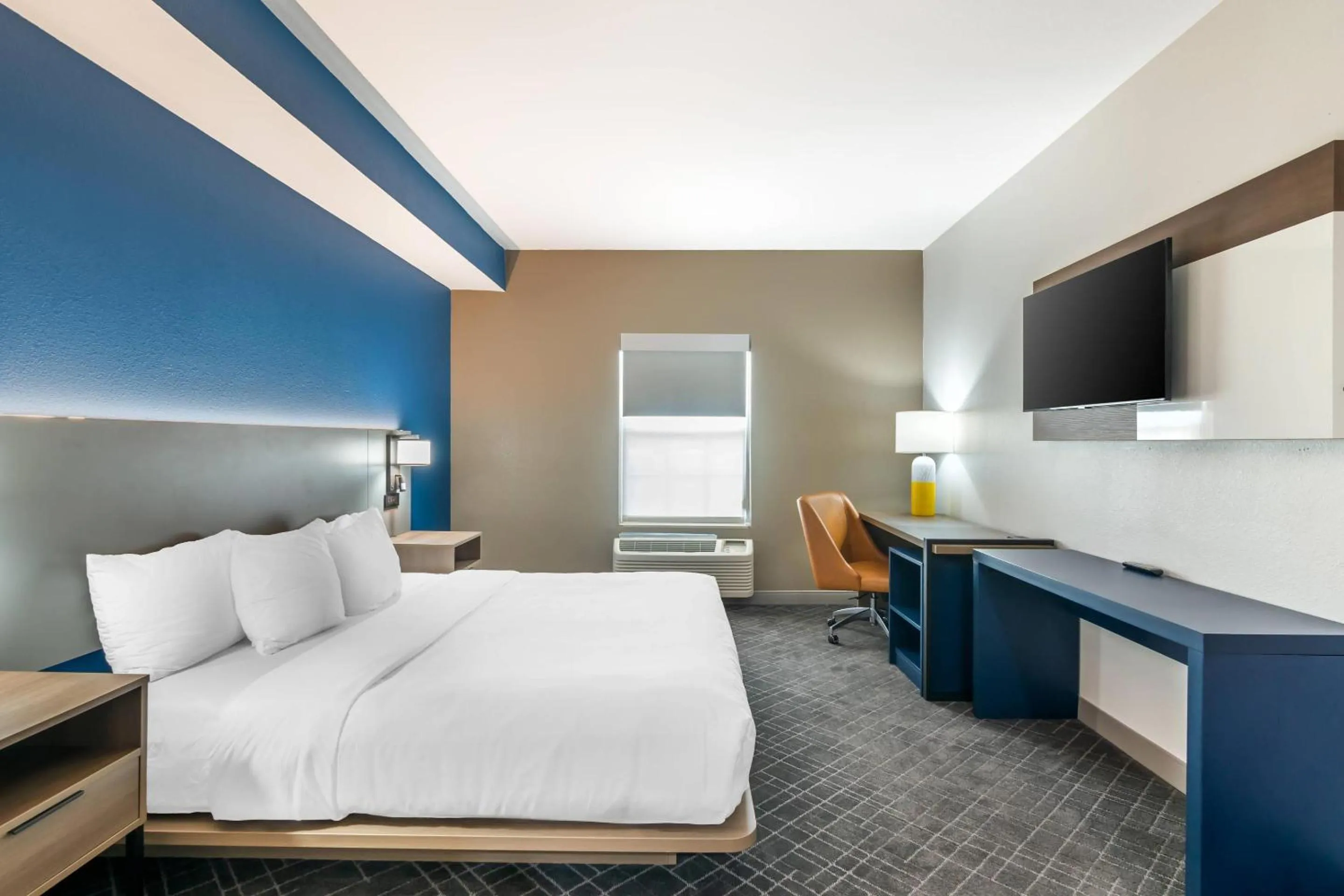 Bedroom, Bed in Comfort Inn & Suites Chesterfield - St Louis