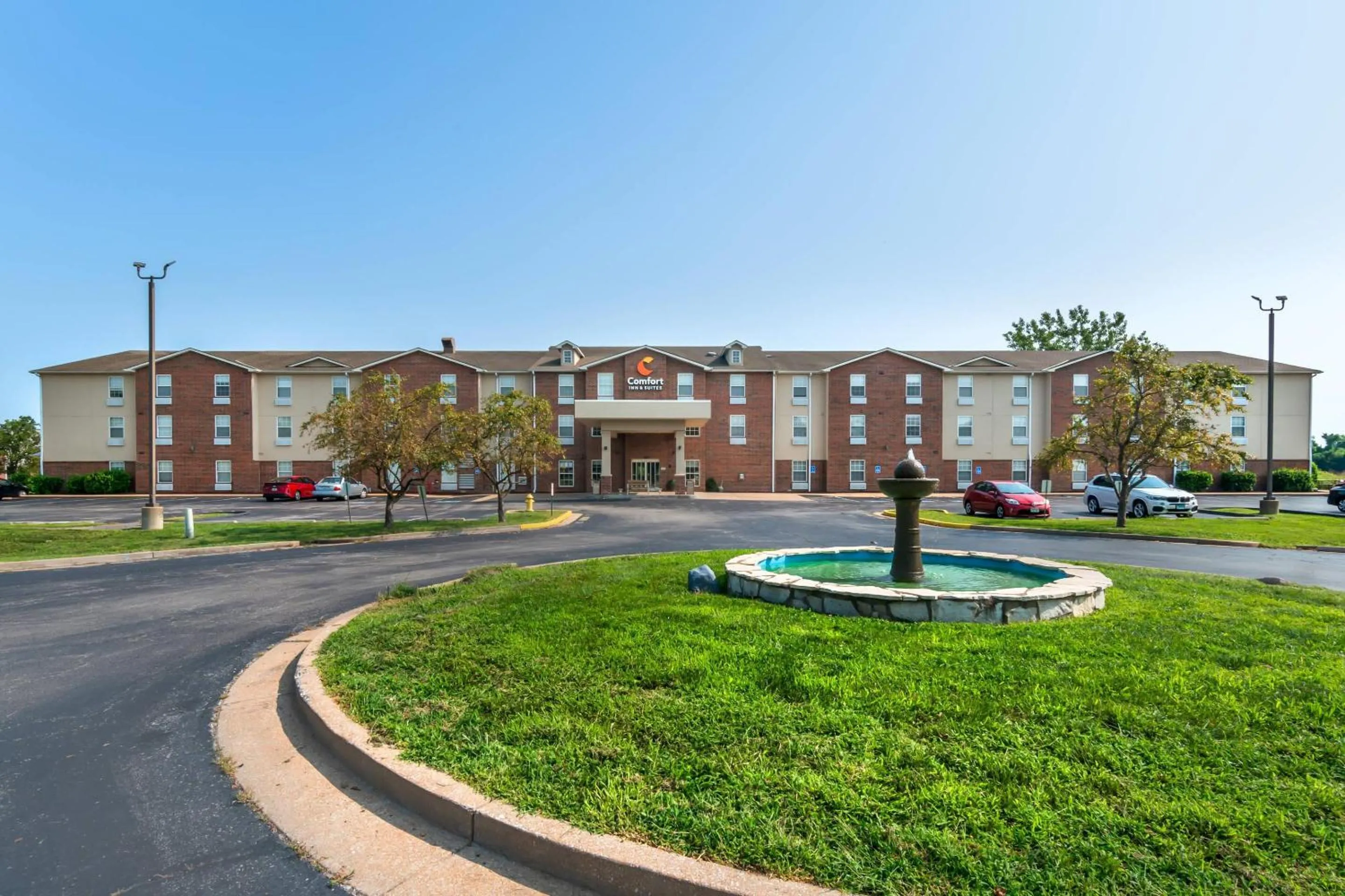 Property building in Comfort Inn & Suites Chesterfield - St Louis