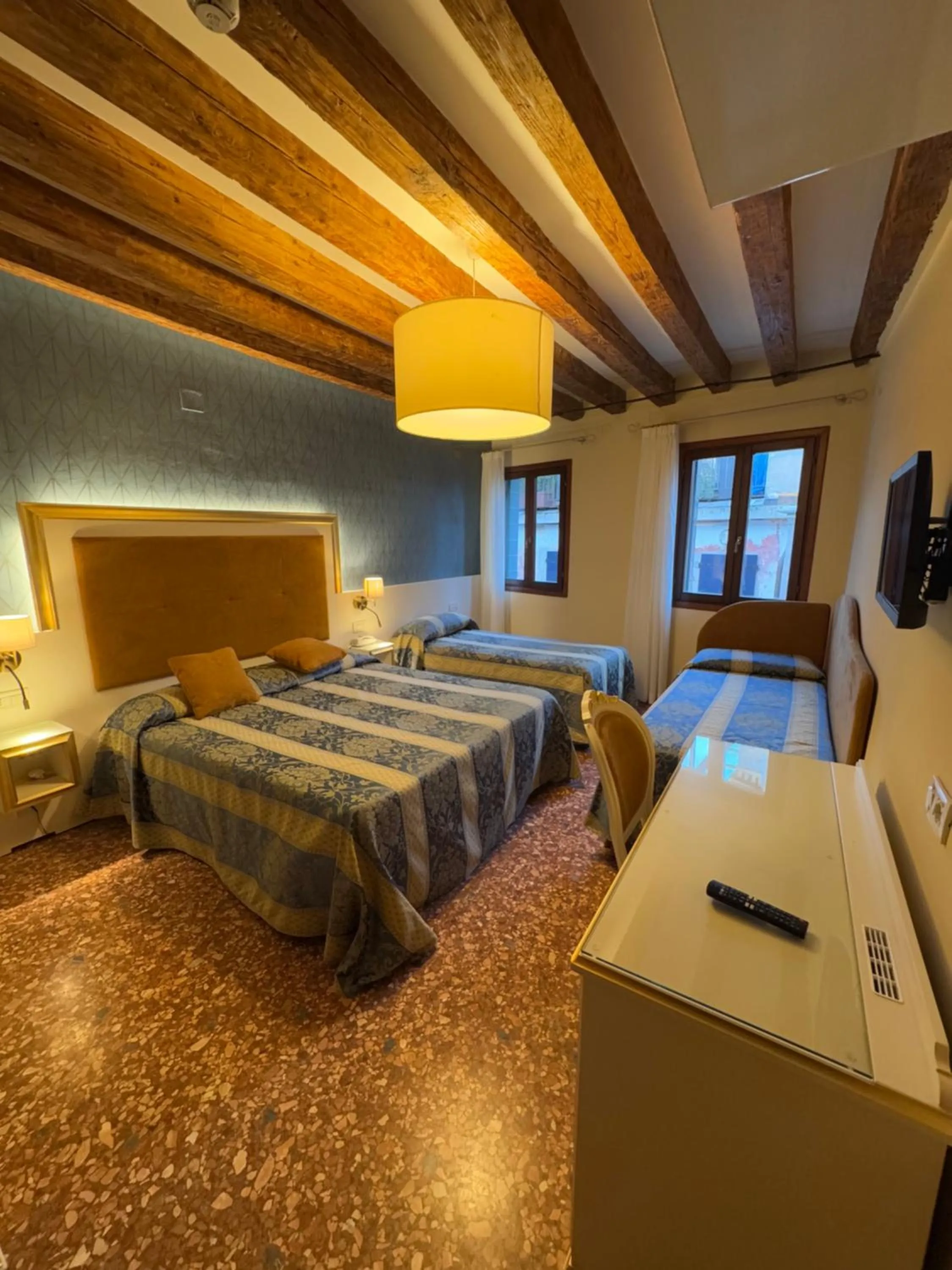 furniture, Bed in Hotel Tivoli