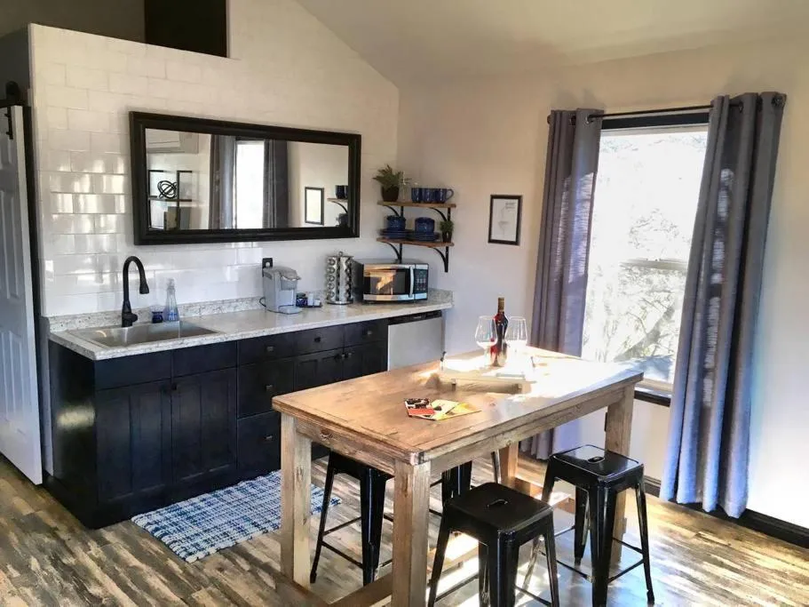 Kitchen or kitchenette in Papillon Cellars - The Loft
