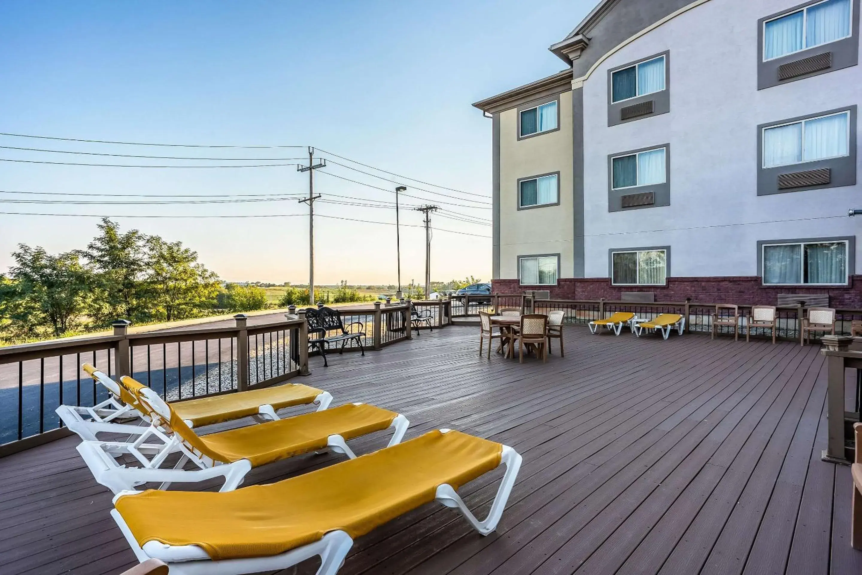 Swimming pool in Quality Inn & Suites Hannibal West Swimming pool in Quality Inn & Suites Hannibal West