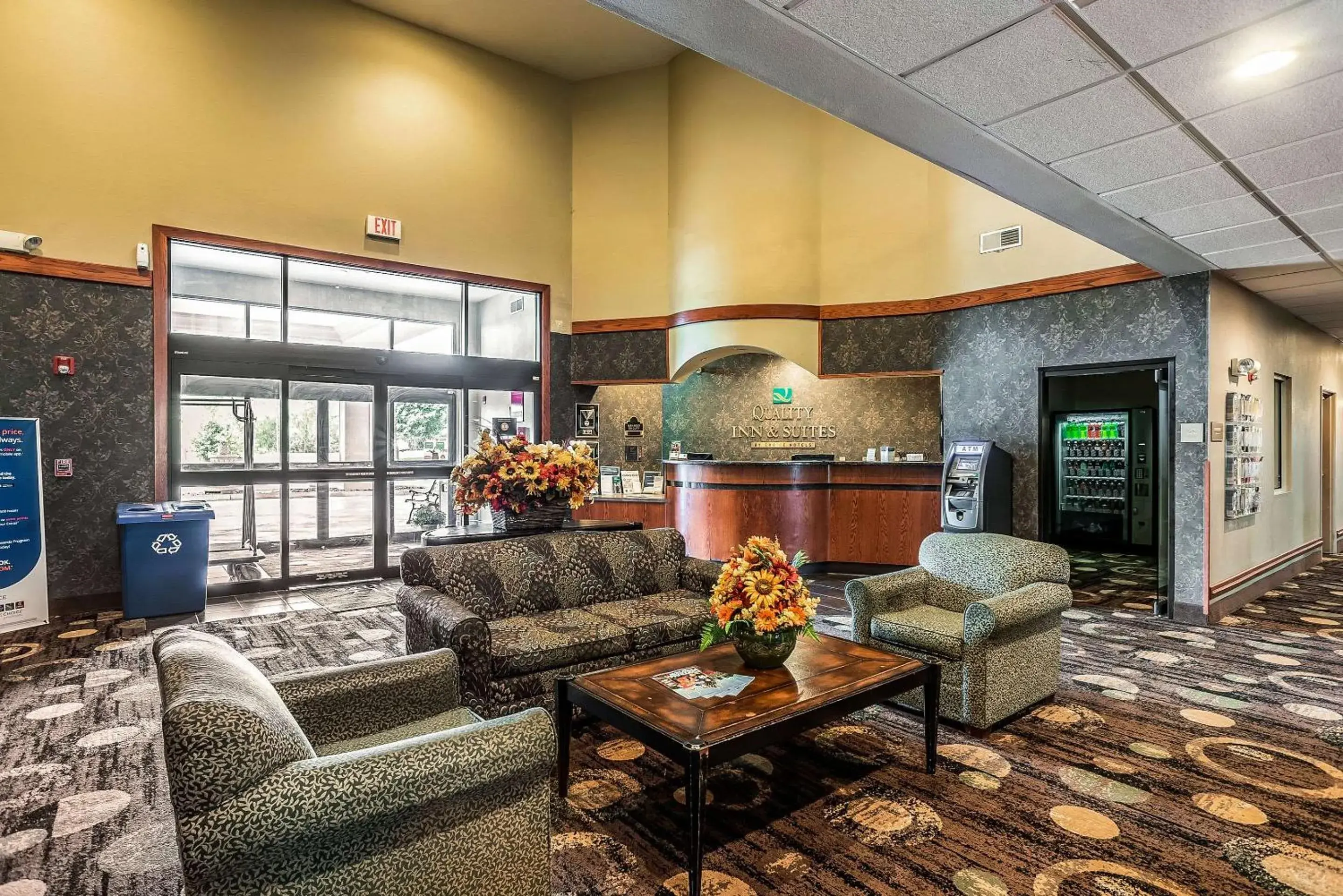 Lobby or reception in Quality Inn & Suites Hannibal West Lobby or reception in Quality Inn & Suites Hannibal West