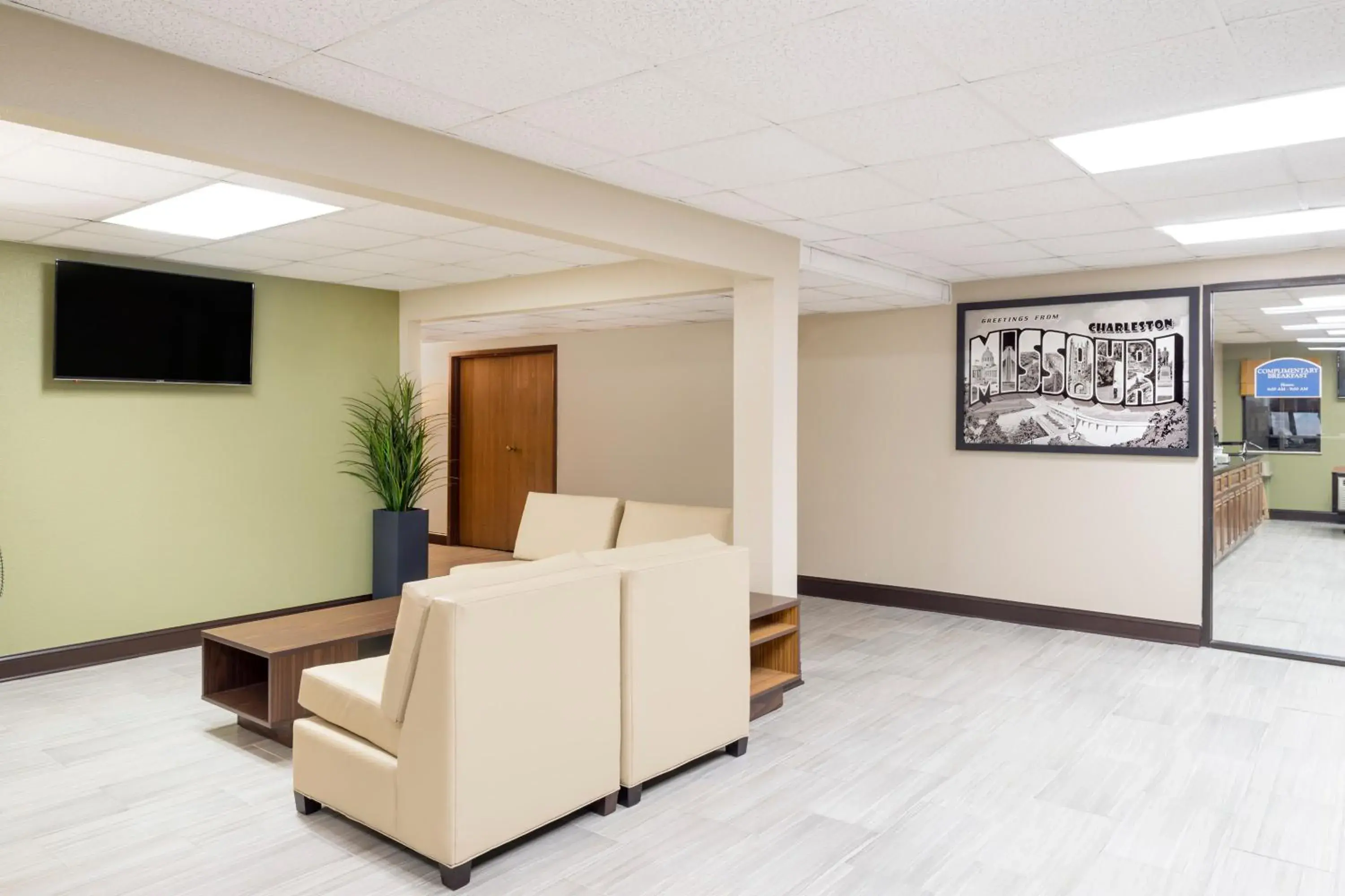 Lobby or reception in Super 8 by Wyndham Charleston Sikeston East MO Lobby or reception in Super 8 by Wyndham Charleston Sikeston East MO