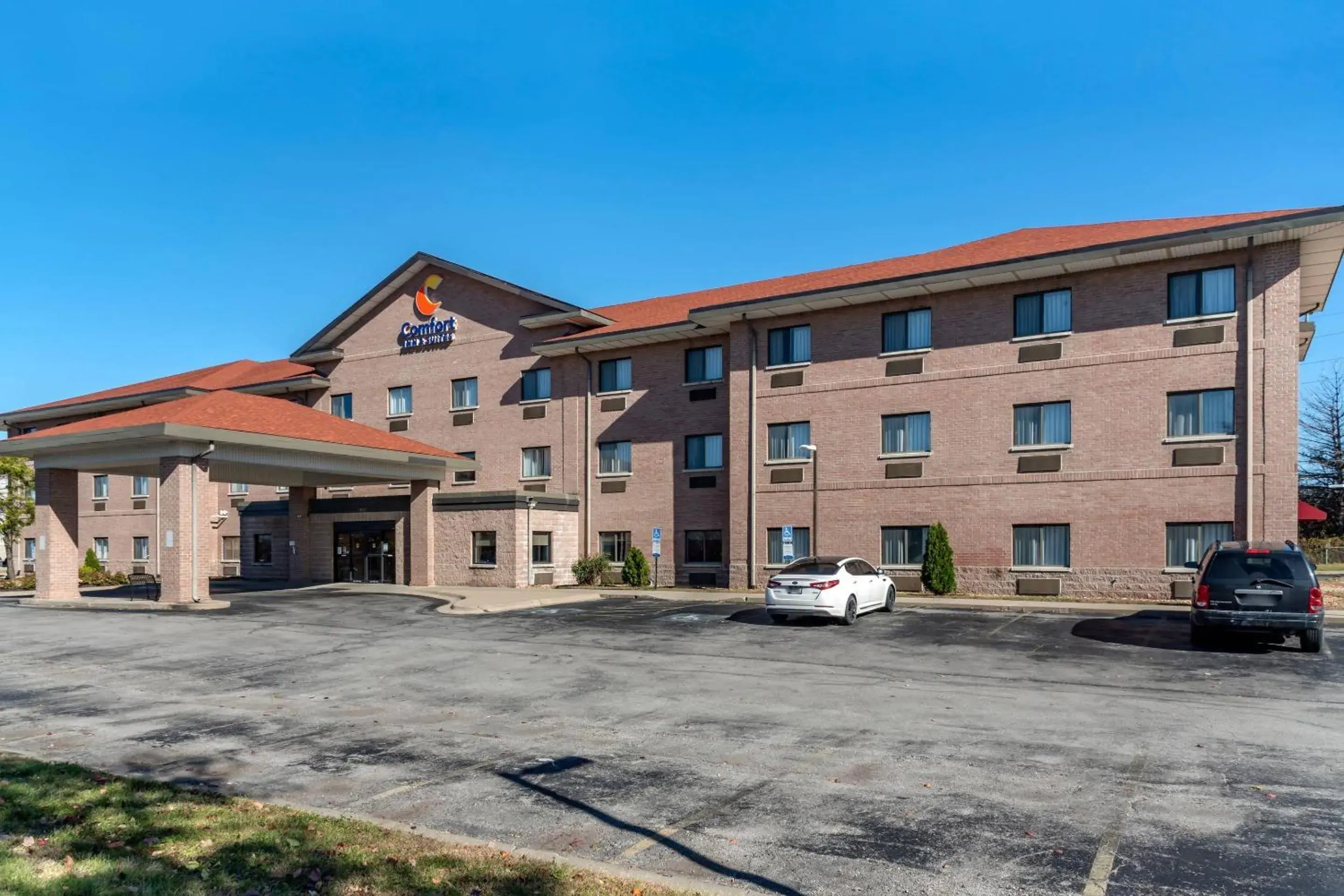 Property building in Comfort Inn & Suites Lees Summit - Kansas City Property building in Comfort Inn & Suites Lees Summit - Kansas City