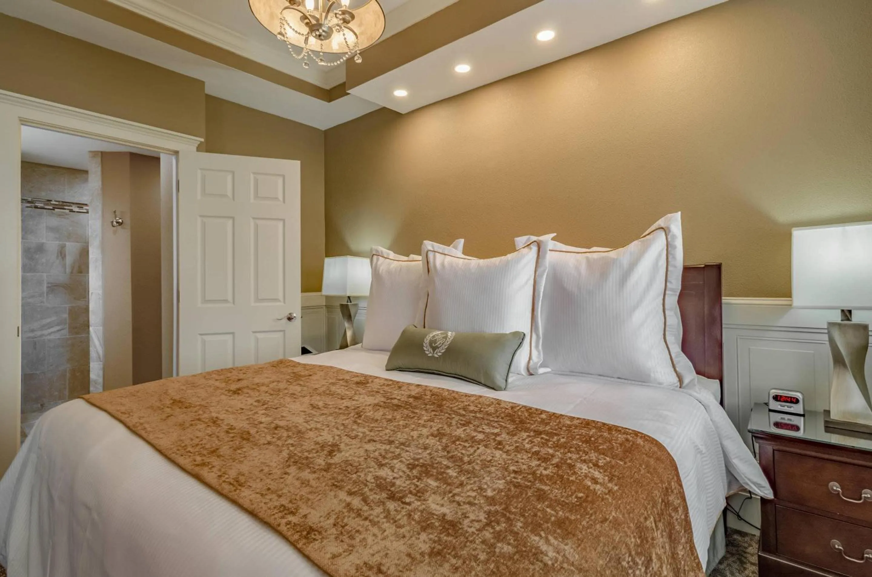 Bedroom, Bed in Hotel Bothwell Sedalia Central District, an Ascend Collection Hotel