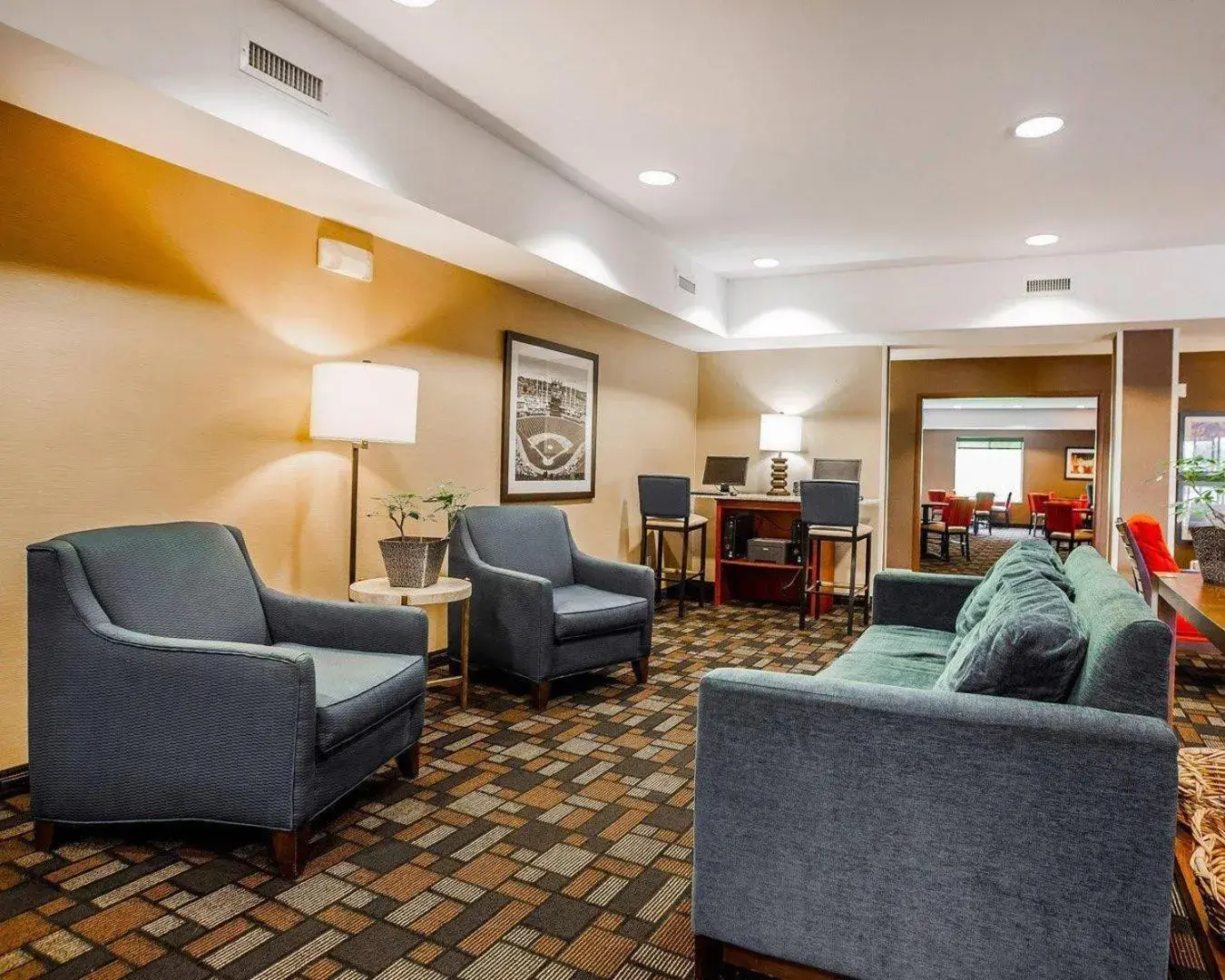 Lobby or reception in Comfort Suites Independence - Kansas City Lobby or reception in Comfort Suites Independence - Kansas City