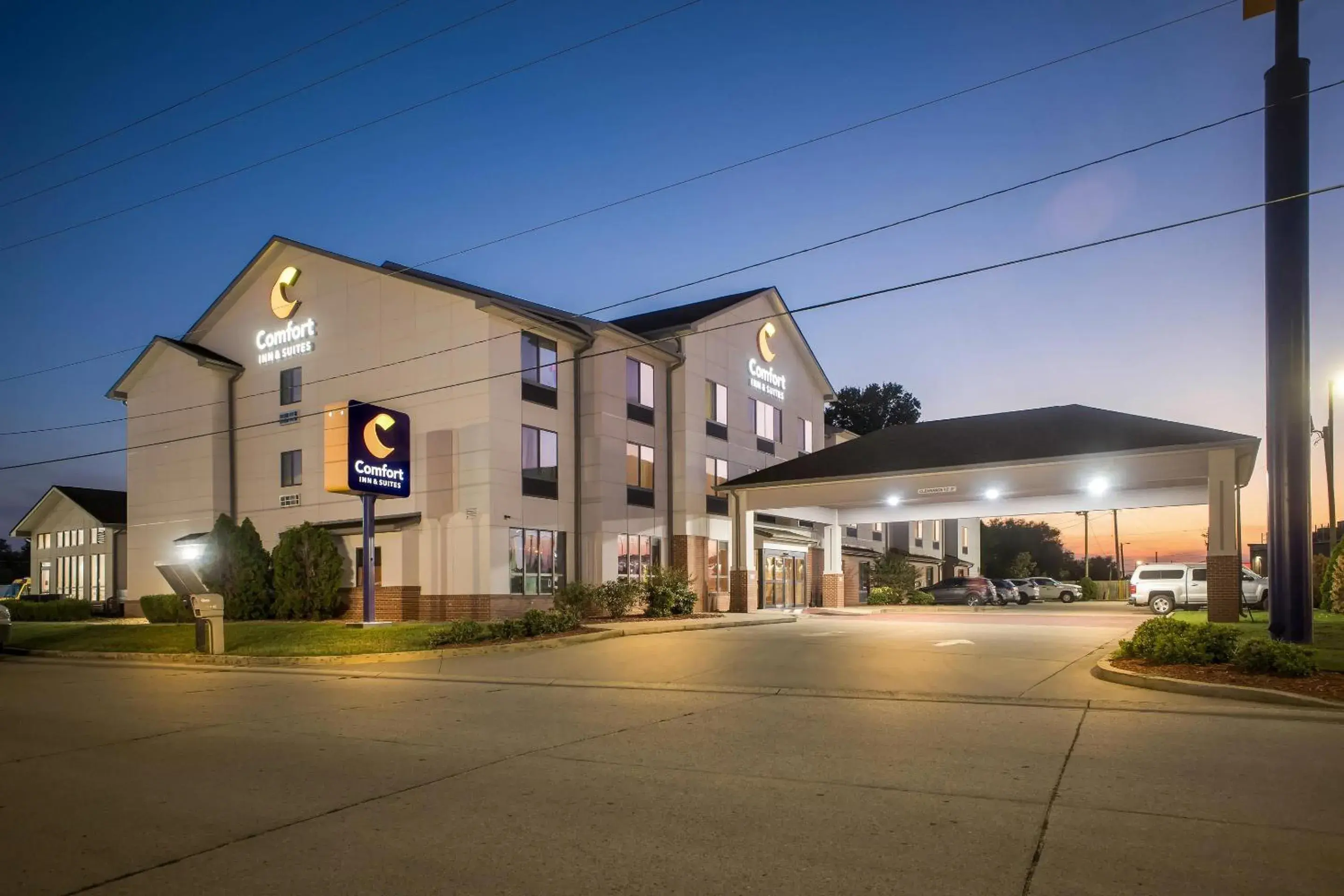 Property building in Comfort Inn & Suites Sikeston I-55 Property building in Comfort Inn & Suites Sikeston I-55