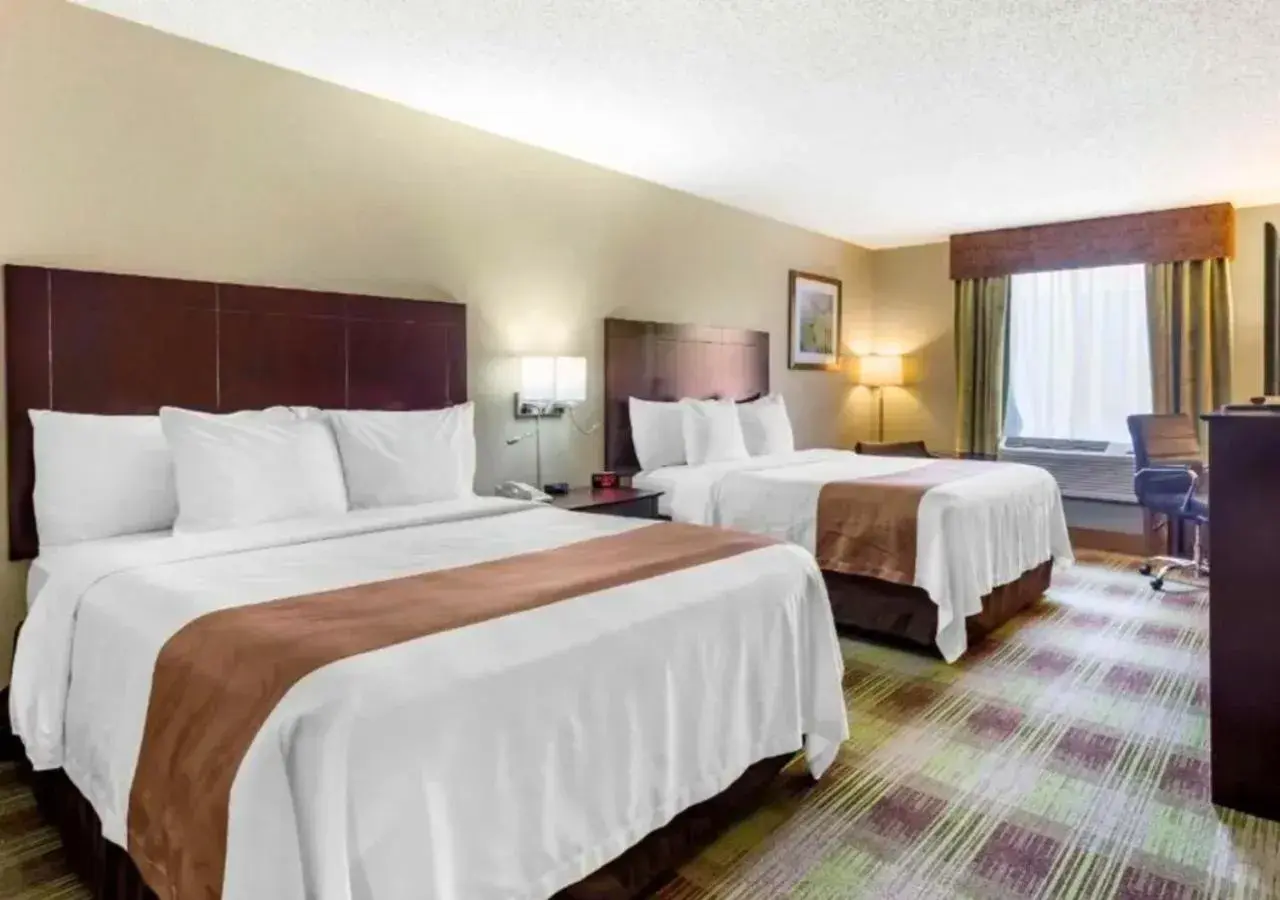 Bedroom, Bed in Quality Inn St Robert - Ft Leonard Wood Bedroom, Bed in Quality Inn St Robert - Ft Leonard Wood