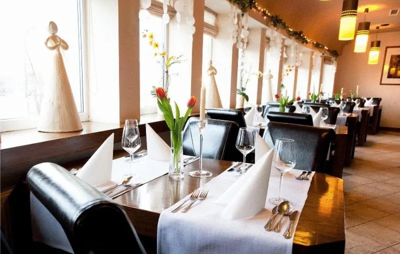 Restaurant/places to eat in Hotel i Restauracja ABIS