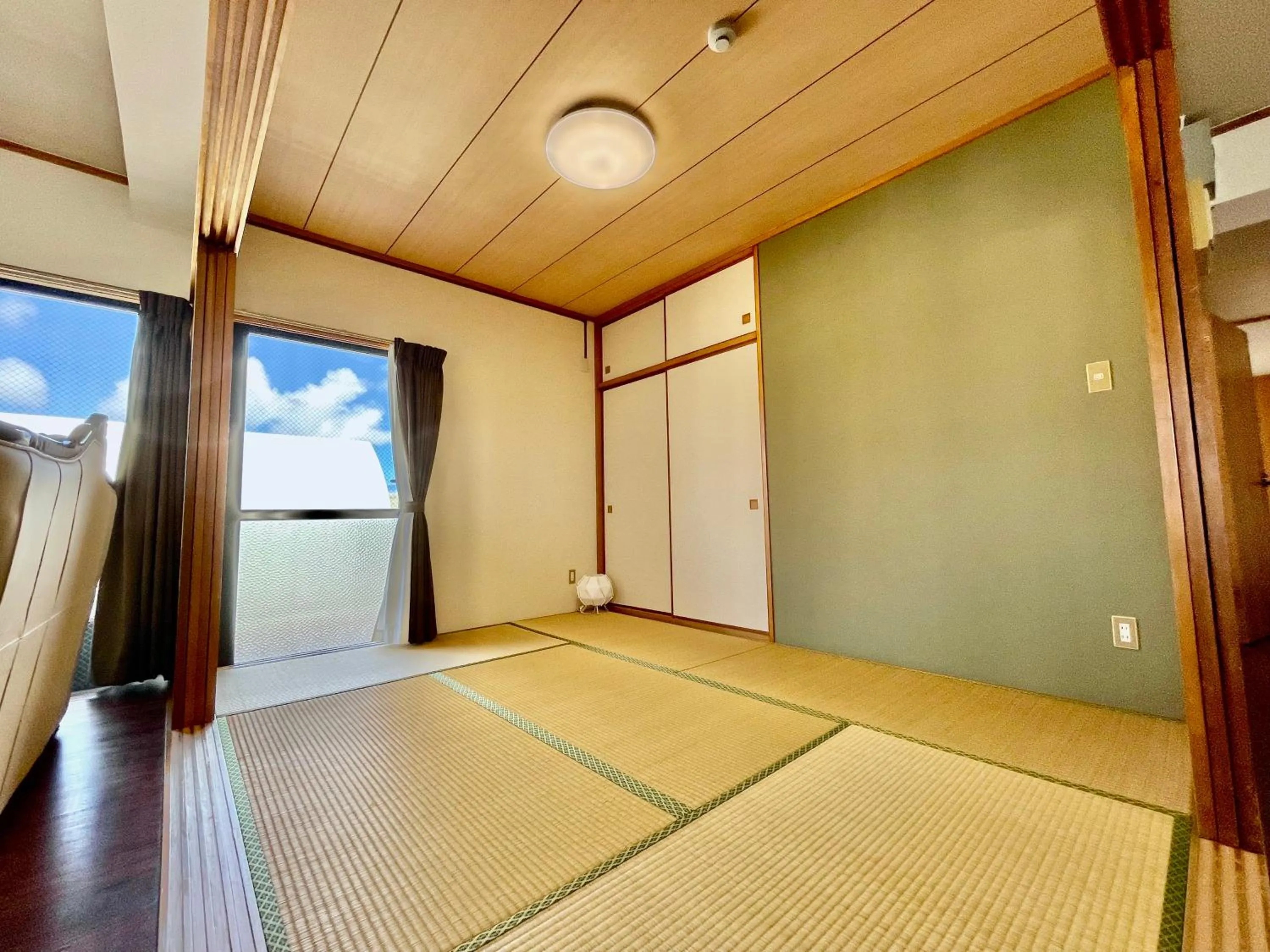 Photo of the whole room, Bed in ホテル天使館 久茂地 -Tenshi-Kan-