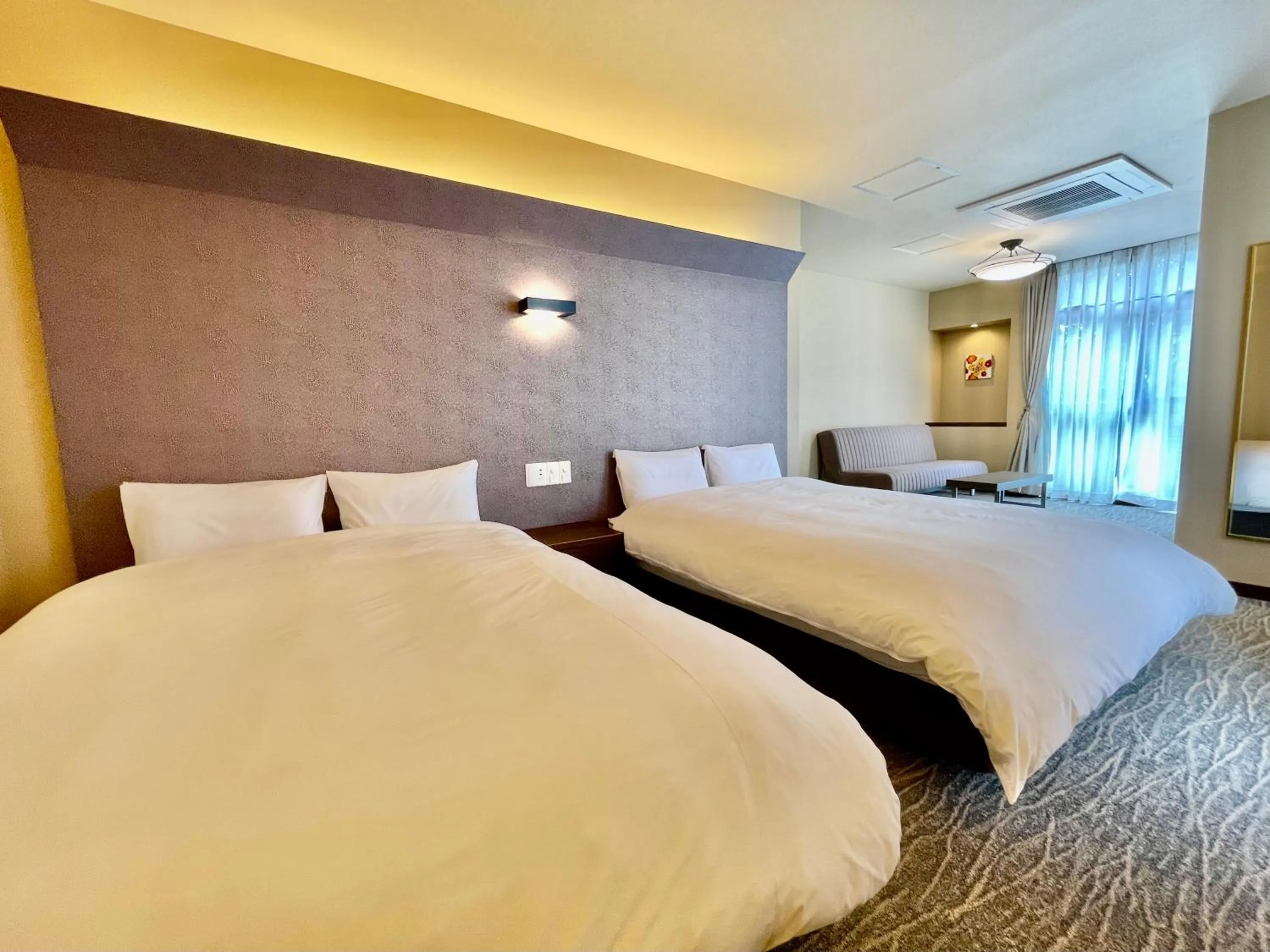 Photo of the whole room, Bed in ホテル天使館 久茂地 -Tenshi-Kan-