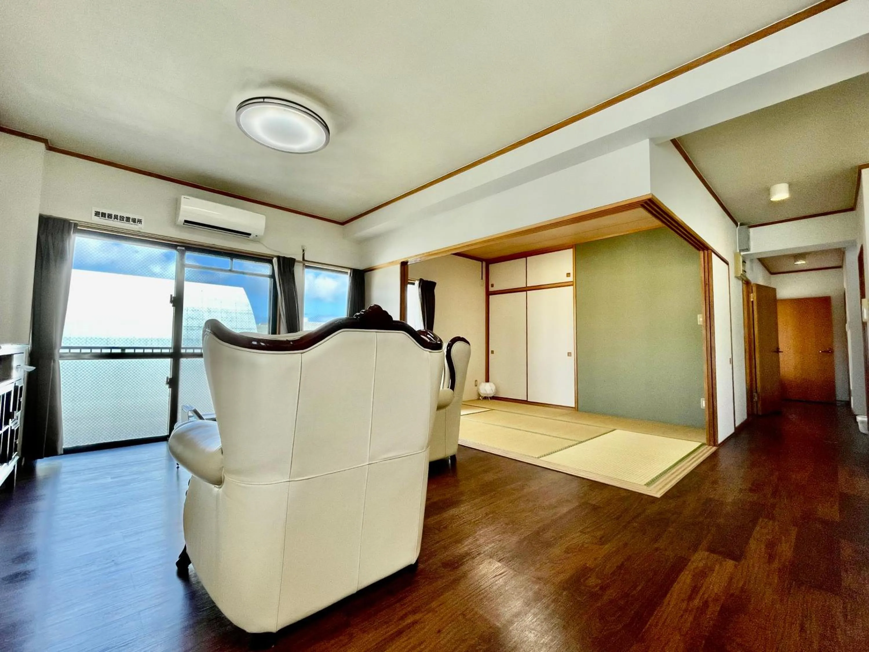 Living room in ホテル天使館 久茂地 -Tenshi-Kan-