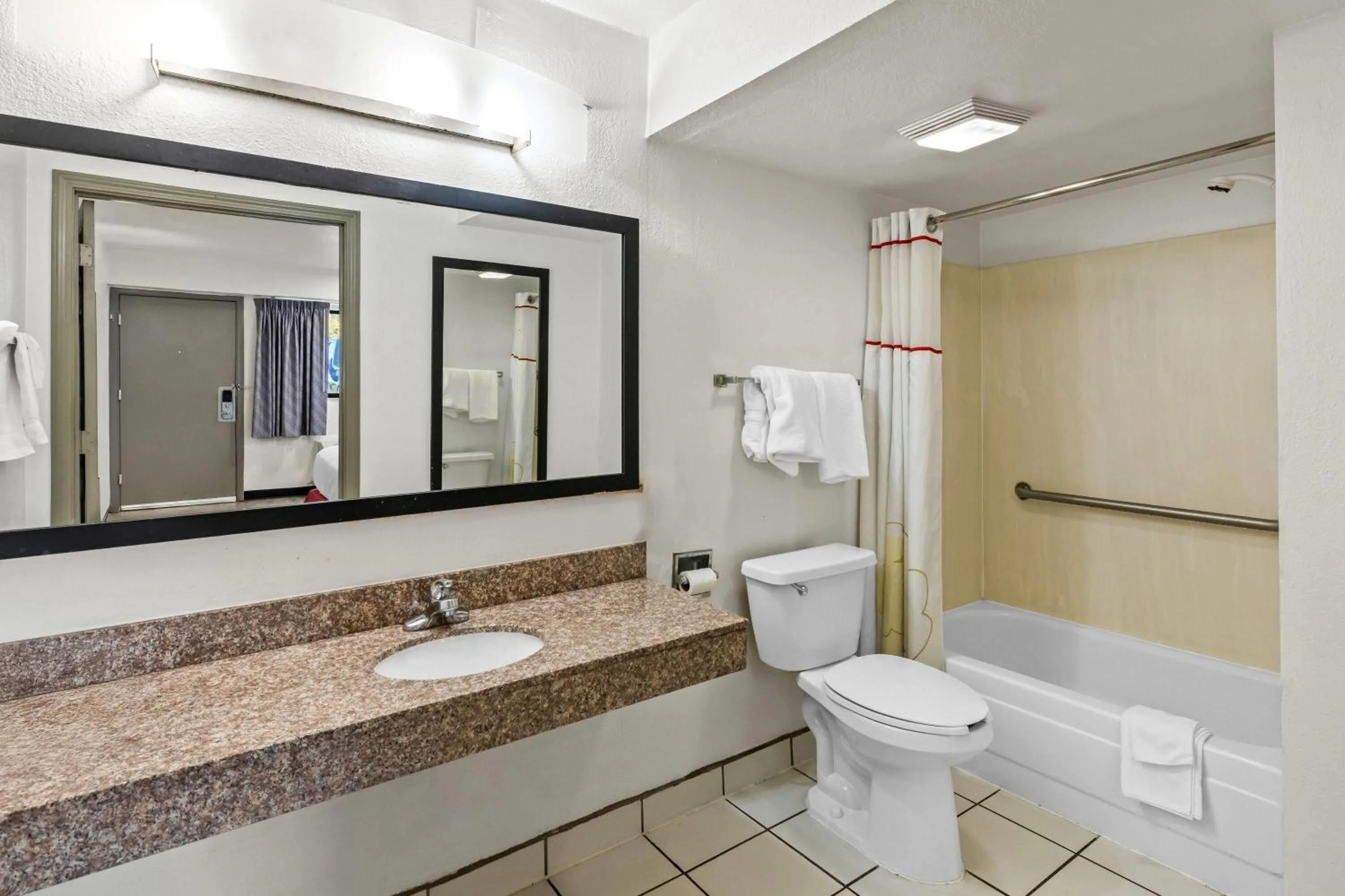 Bathroom in Days Inn by Wyndham Independence