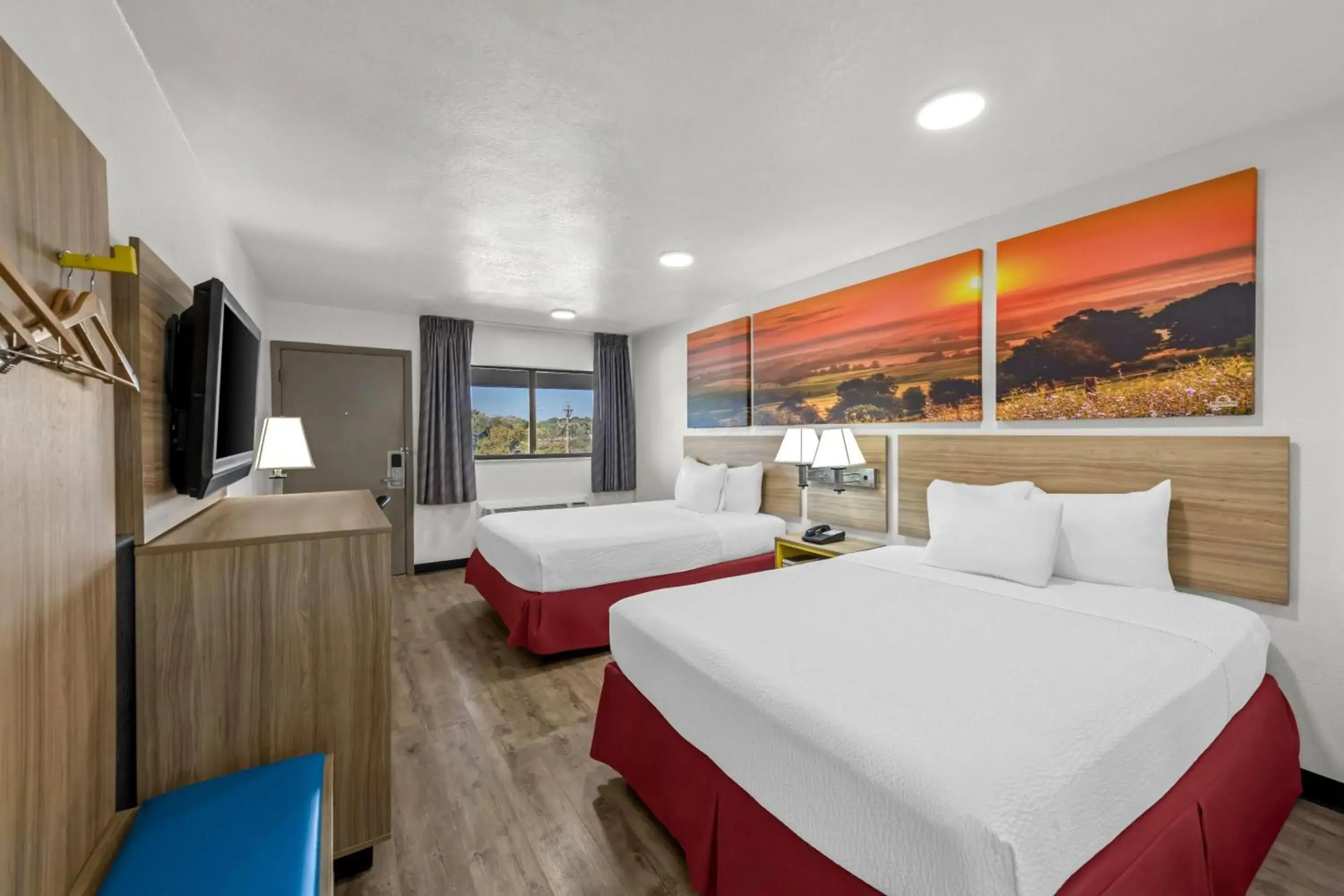 Bed in Days Inn by Wyndham Independence Bed in Days Inn by Wyndham Independence