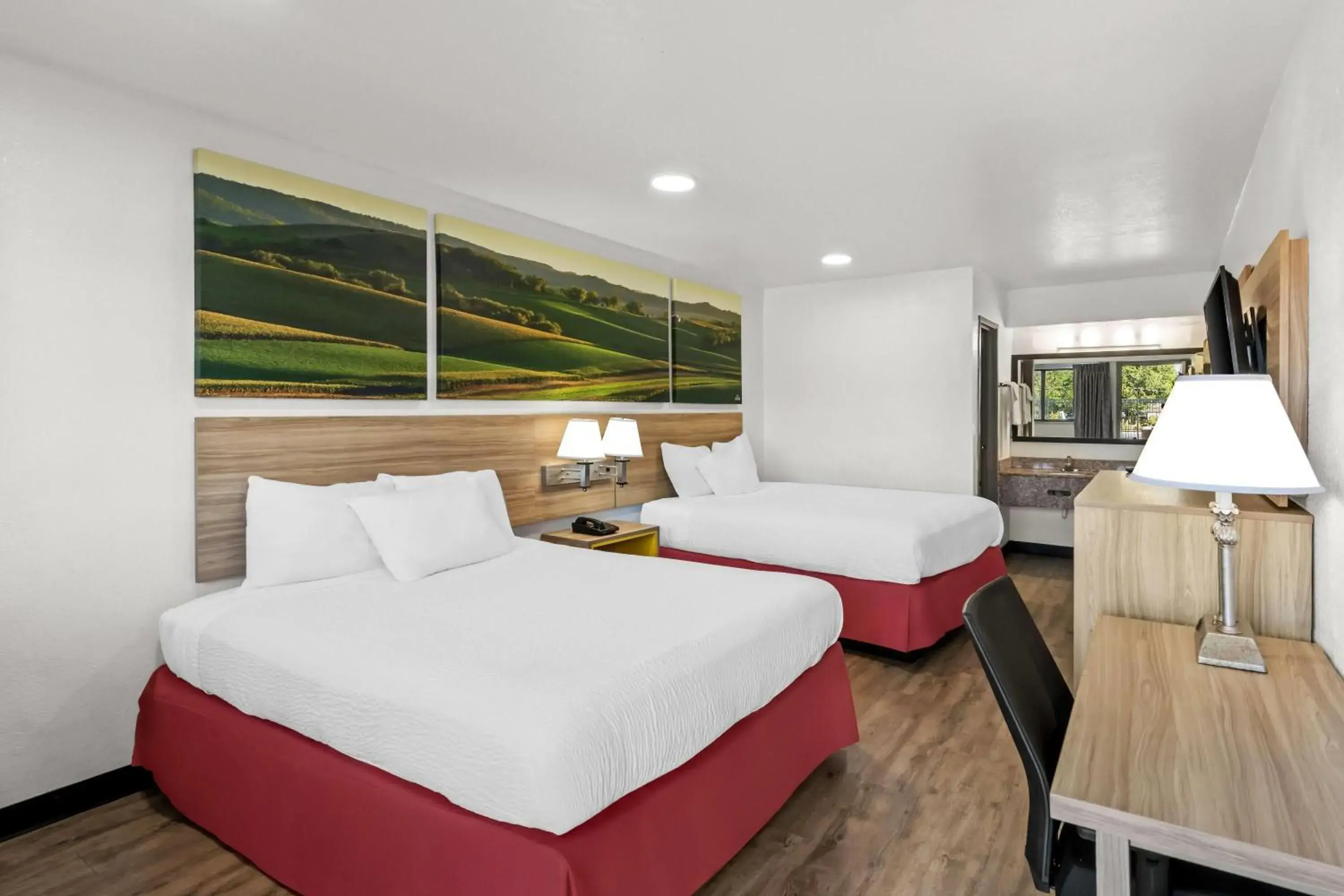 Bed in Days Inn by Wyndham Independence Bed in Days Inn by Wyndham Independence