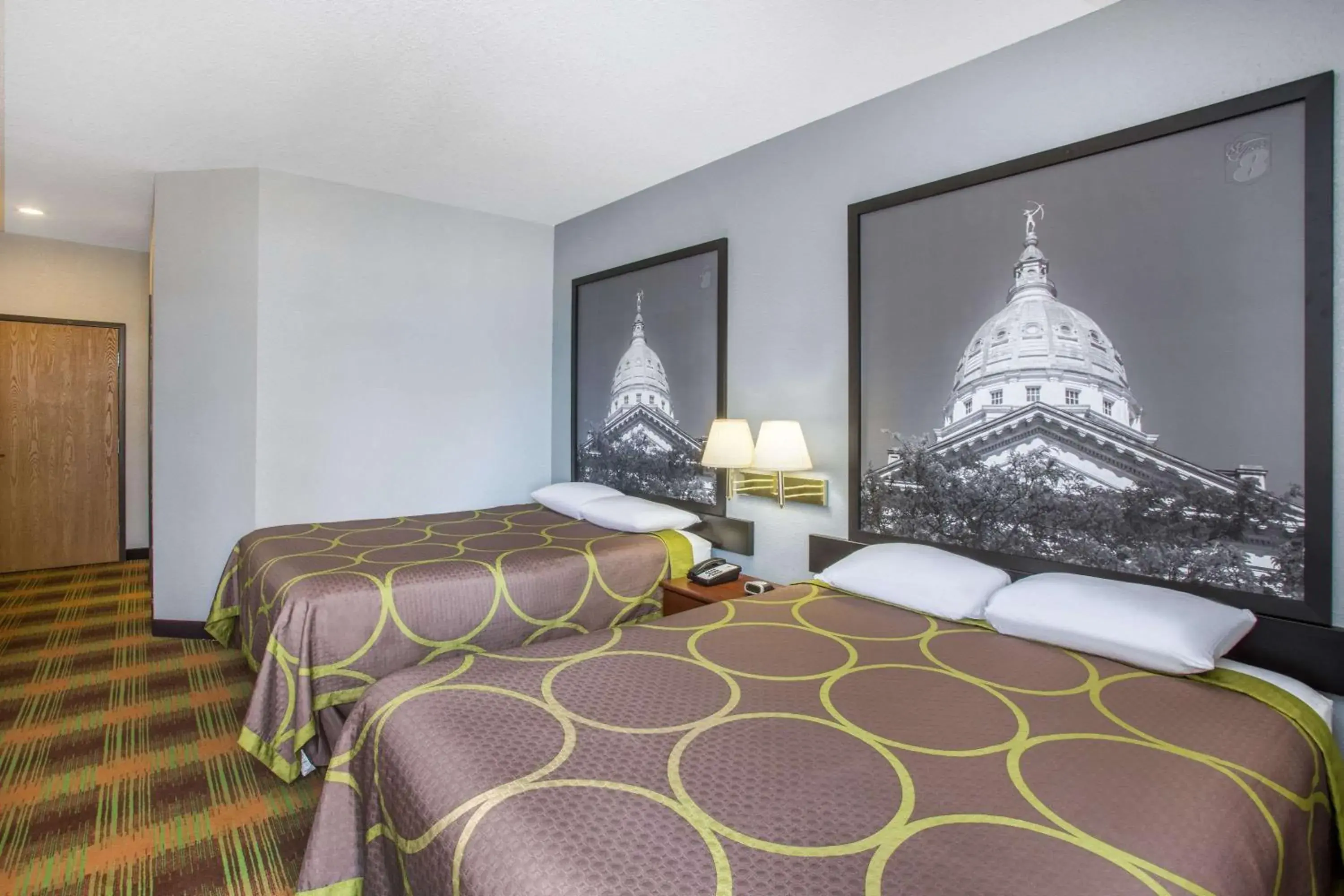 Photo of the whole room, Bed in Super 8 by Wyndham Sweet Springs Photo of the whole room, Bed in Super 8 by Wyndham Sweet Springs