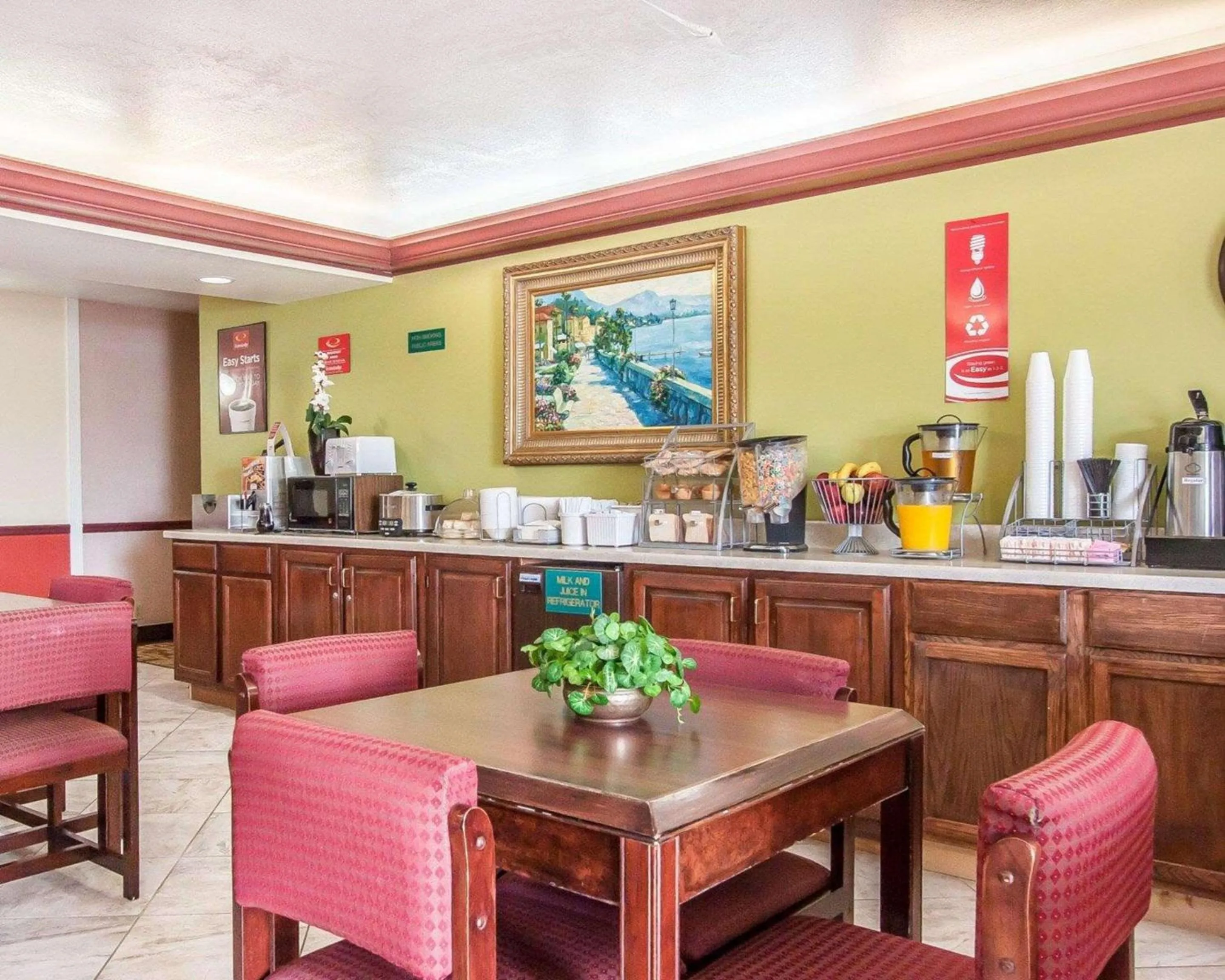 Restaurant/places to eat in Econo Lodge