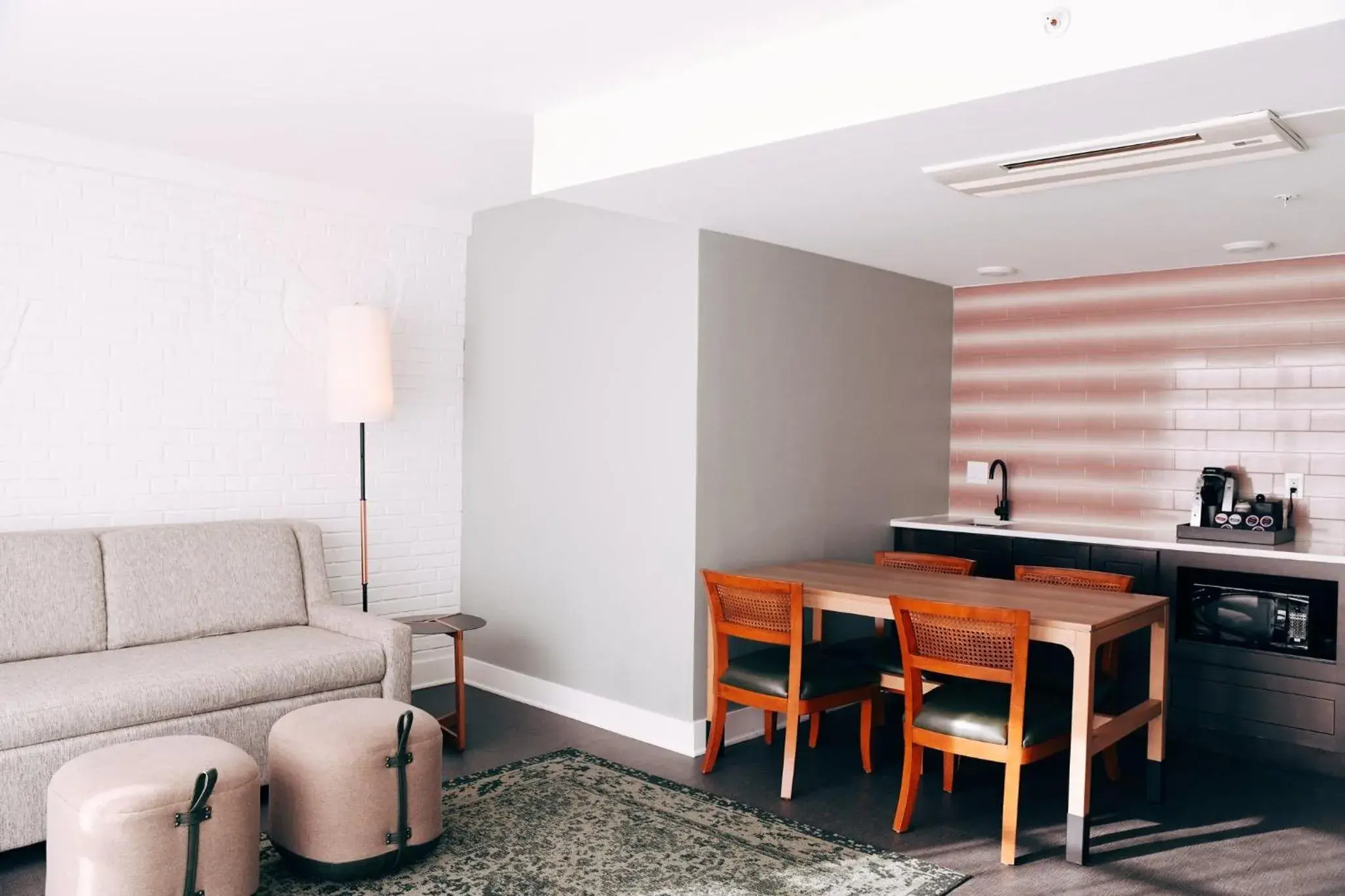 Bedroom in Hotel Indigo Saint Louis Central West End by IHG Bedroom in Hotel Indigo Saint Louis Central West End by IHG