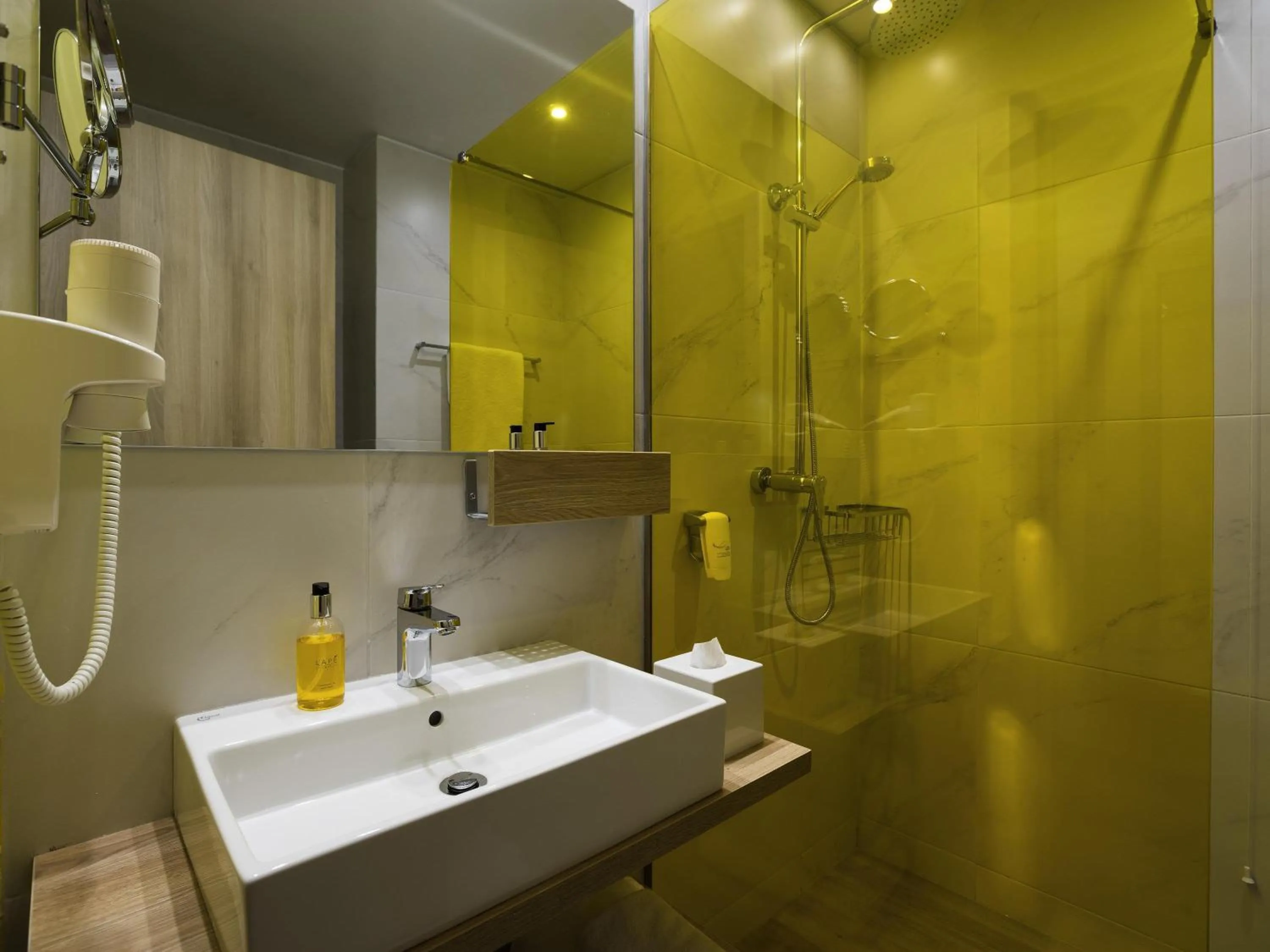 Bedroom in ibis Styles Athens Routes