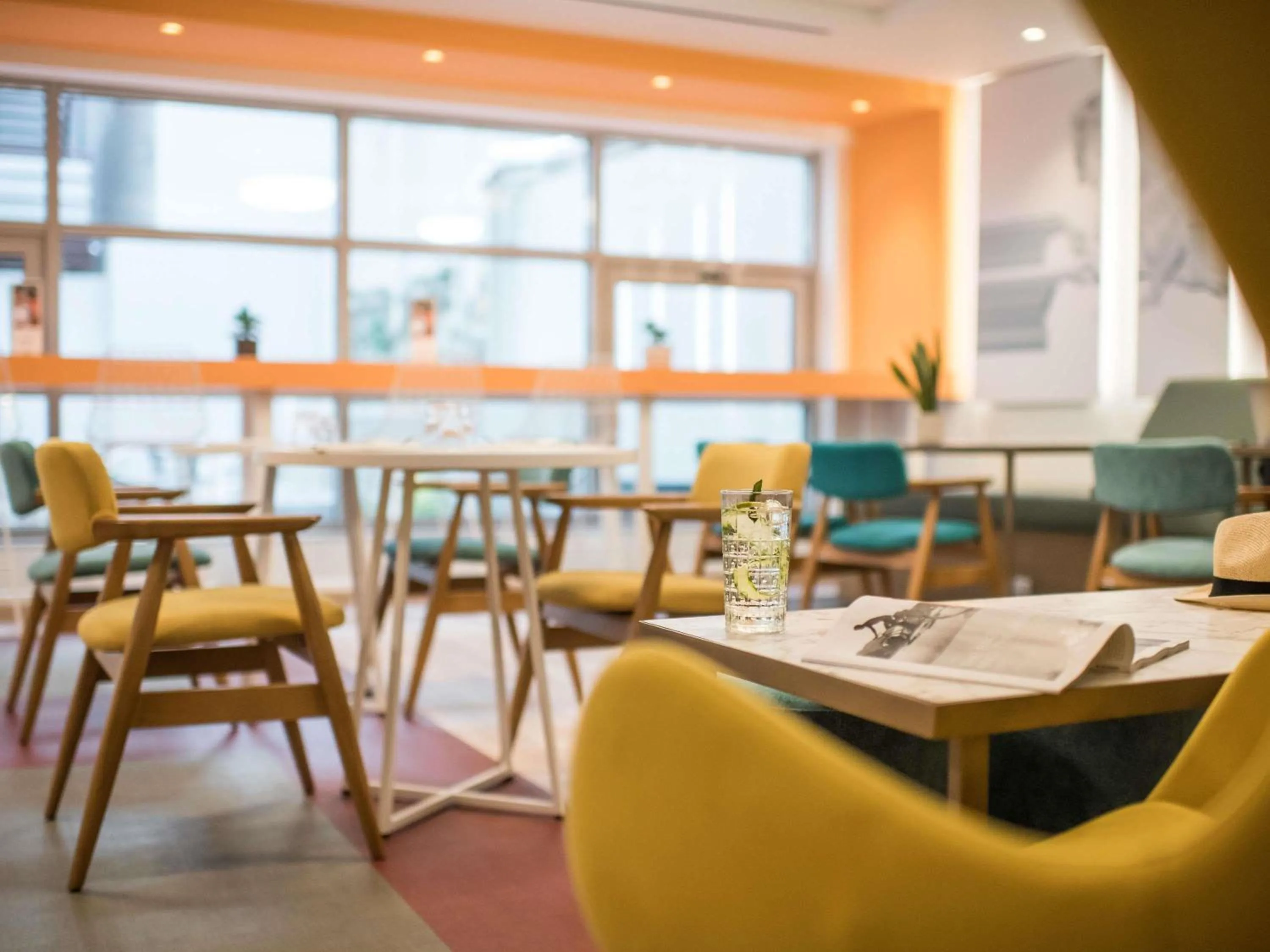 Lounge or bar in ibis Styles Athens Routes