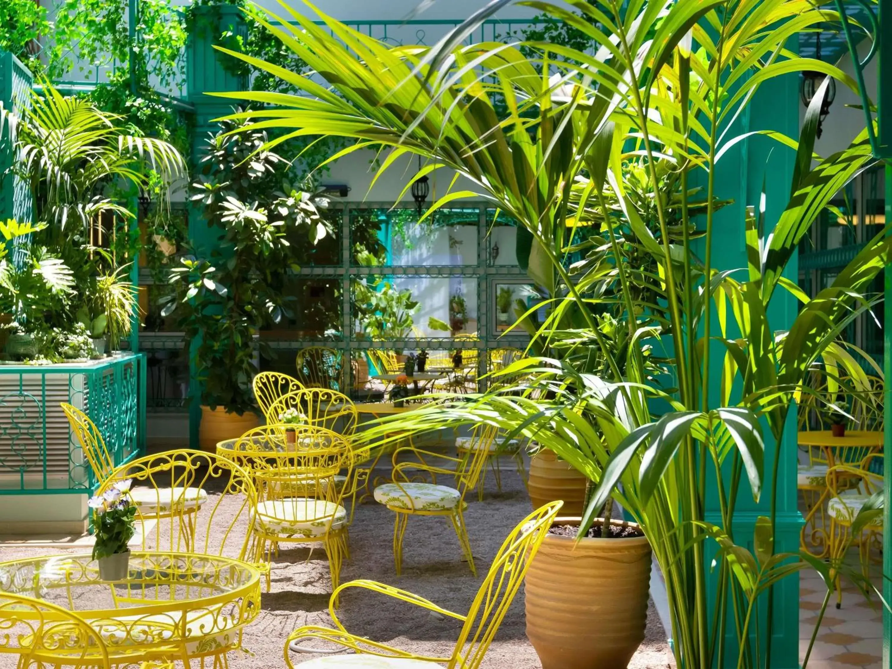 Lounge or bar in ibis Styles Athens Routes Lounge or bar in ibis Styles Athens Routes