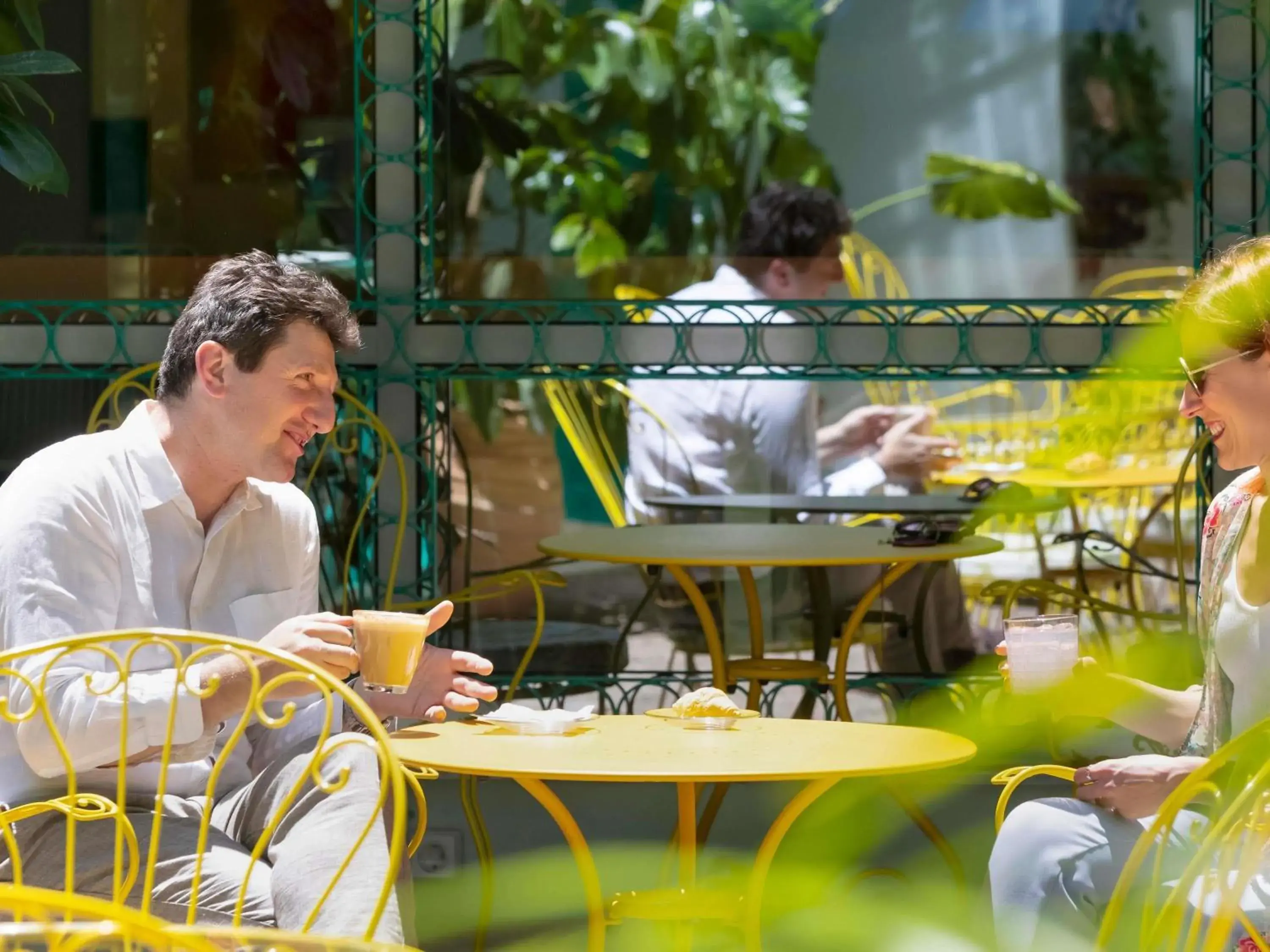 Lounge or bar in ibis Styles Athens Routes Lounge or bar in ibis Styles Athens Routes