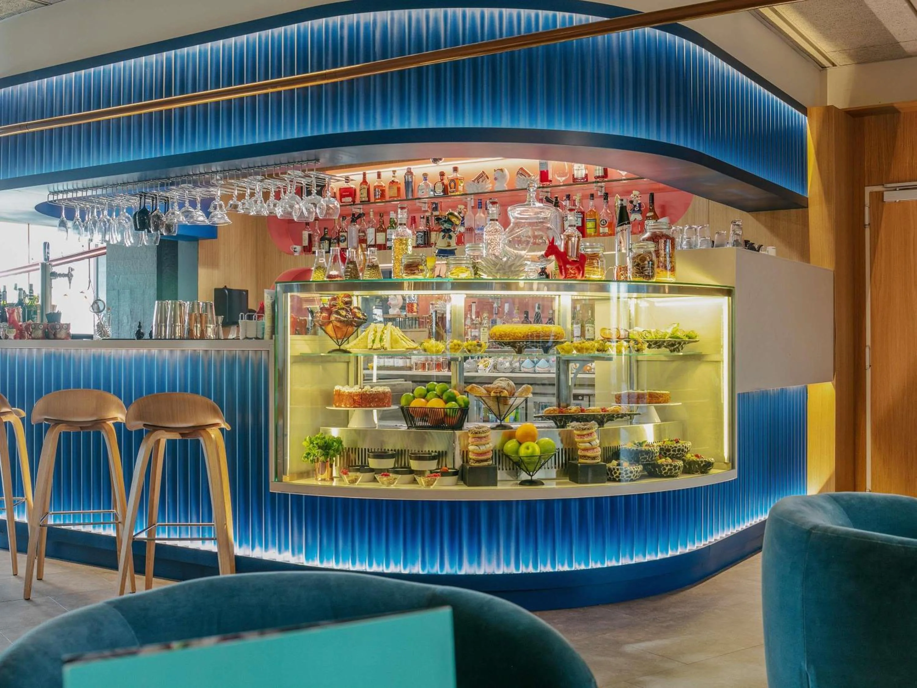 Lounge or bar in Ibis Styles Madrid City Las Ventas