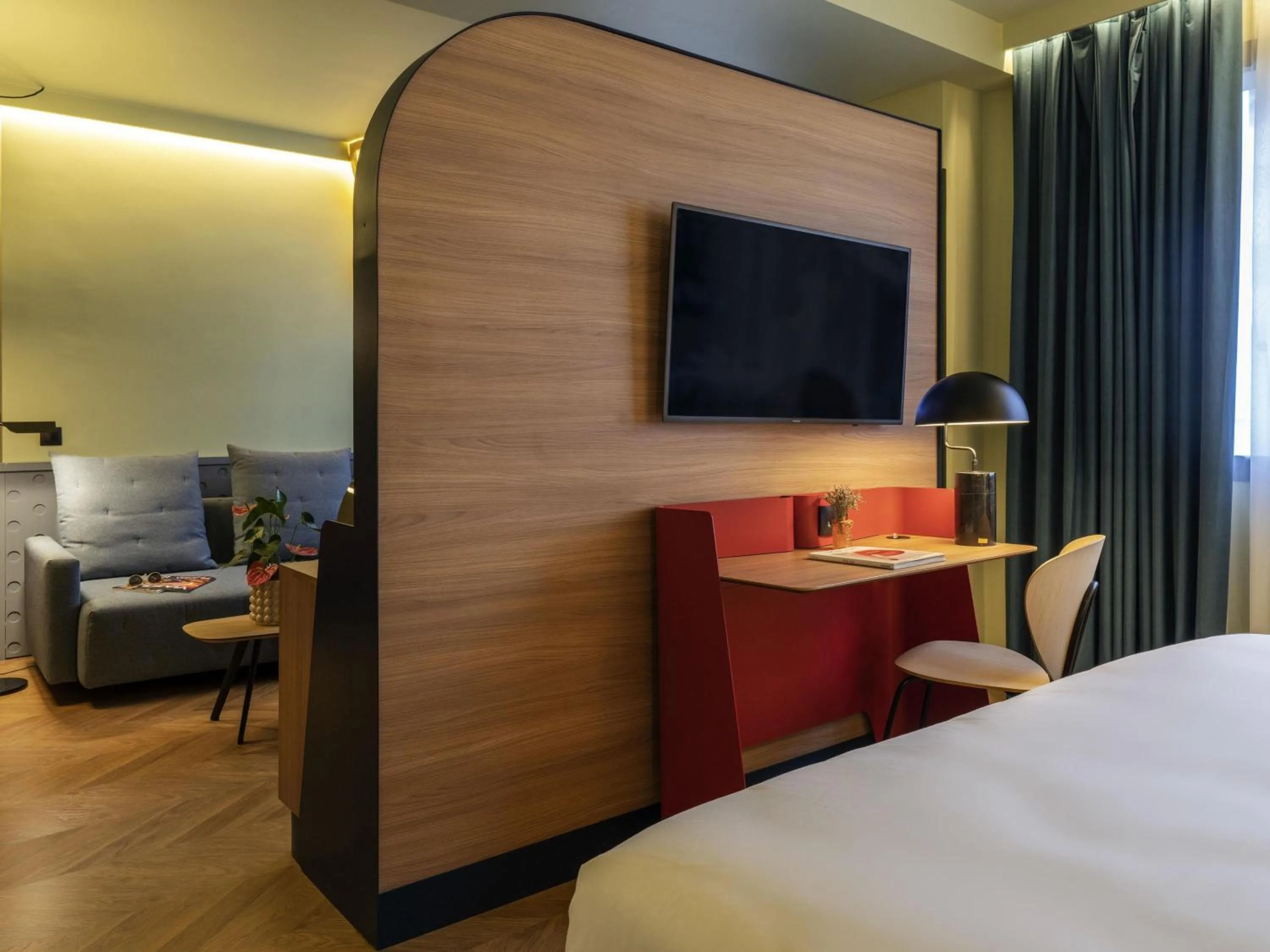 Bedroom, Bed in Ibis Styles Madrid City Las Ventas