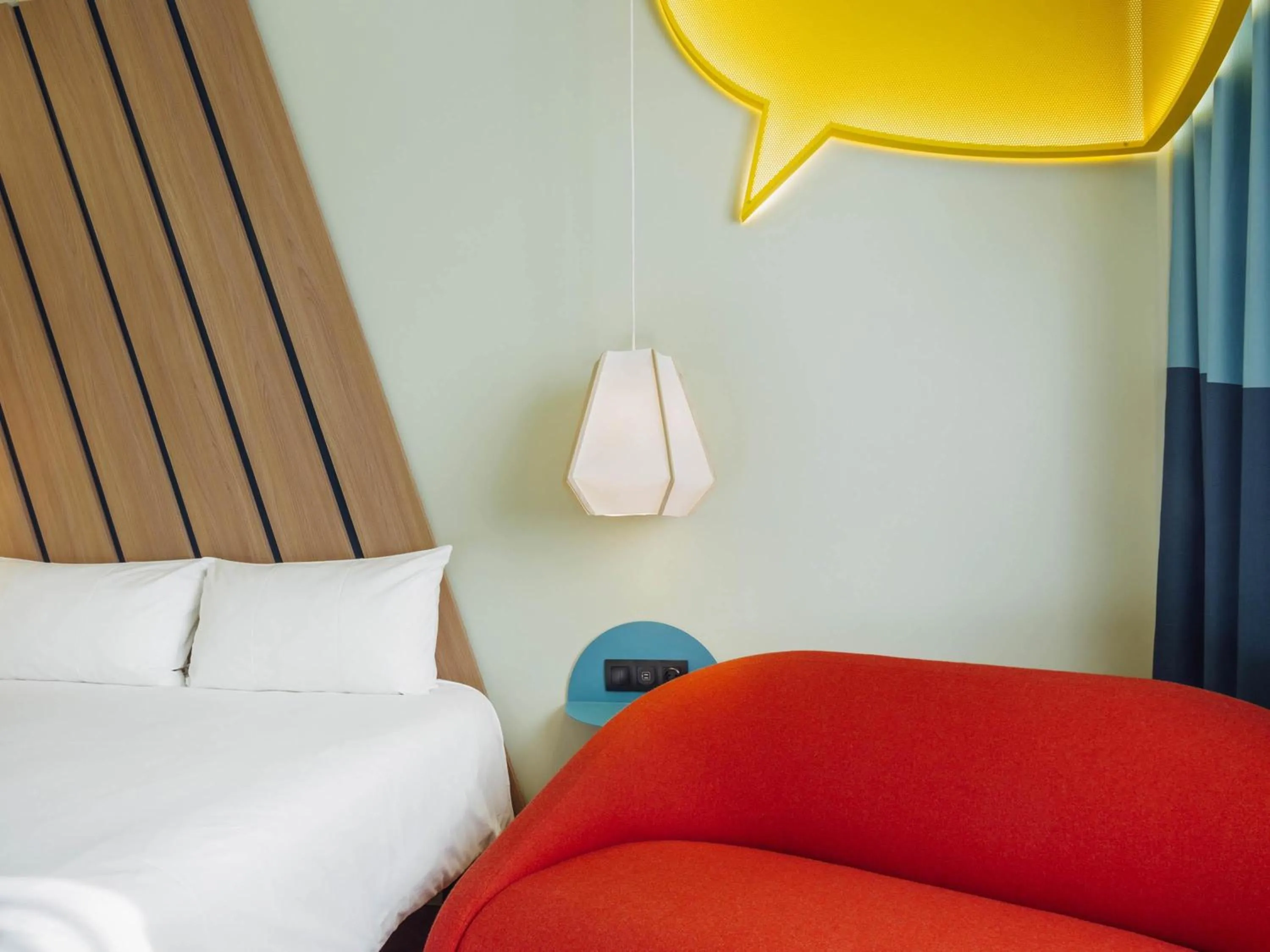 Bedroom, Bed in Ibis Styles Madrid City Las Ventas
