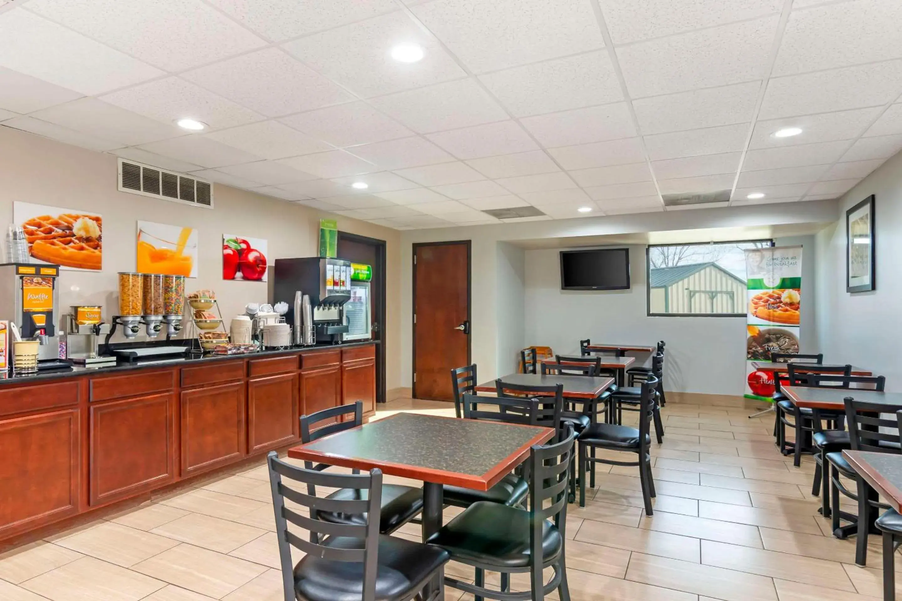 Breakfast in Quality Inn Breakfast in Quality Inn