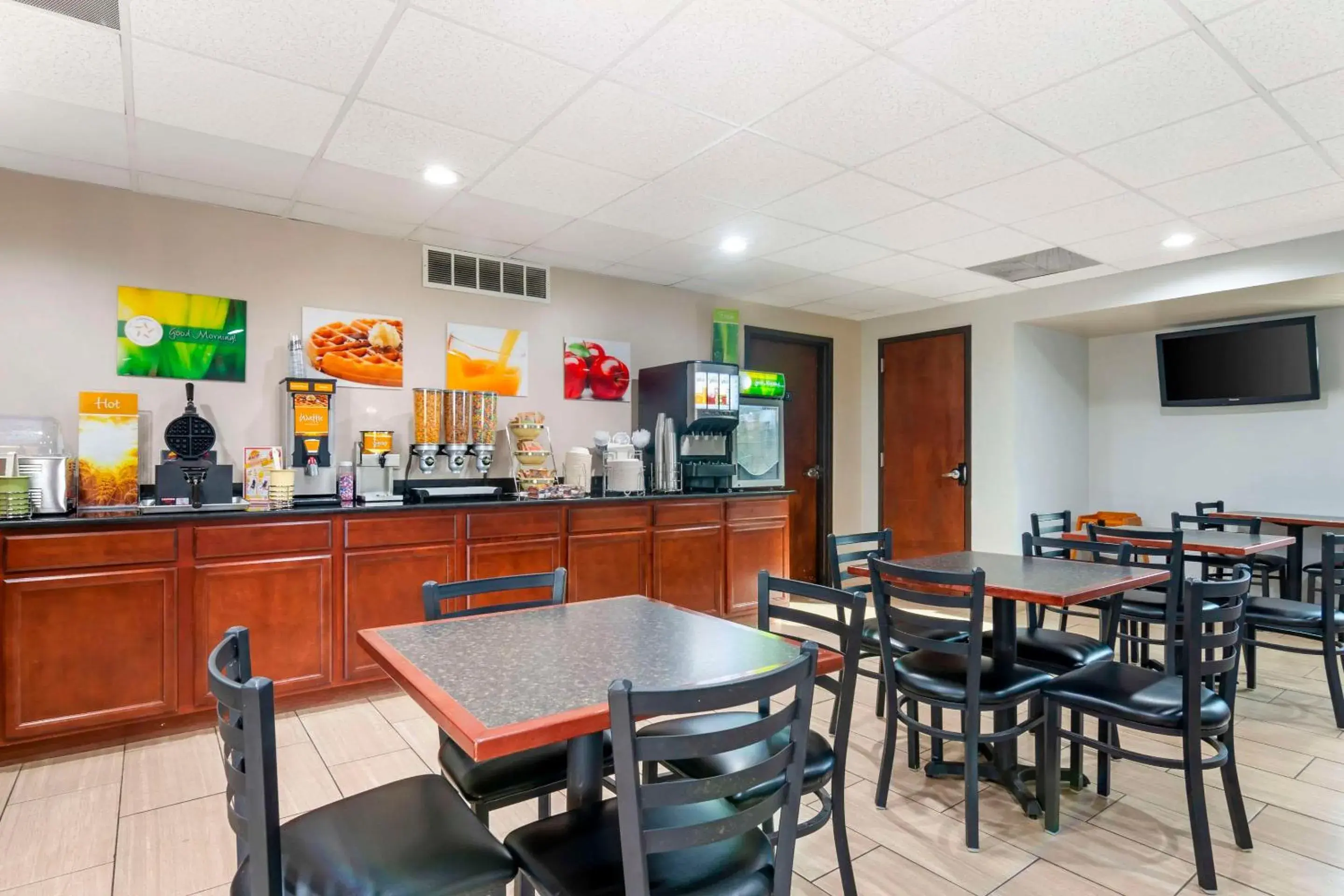 Breakfast in Quality Inn Breakfast in Quality Inn