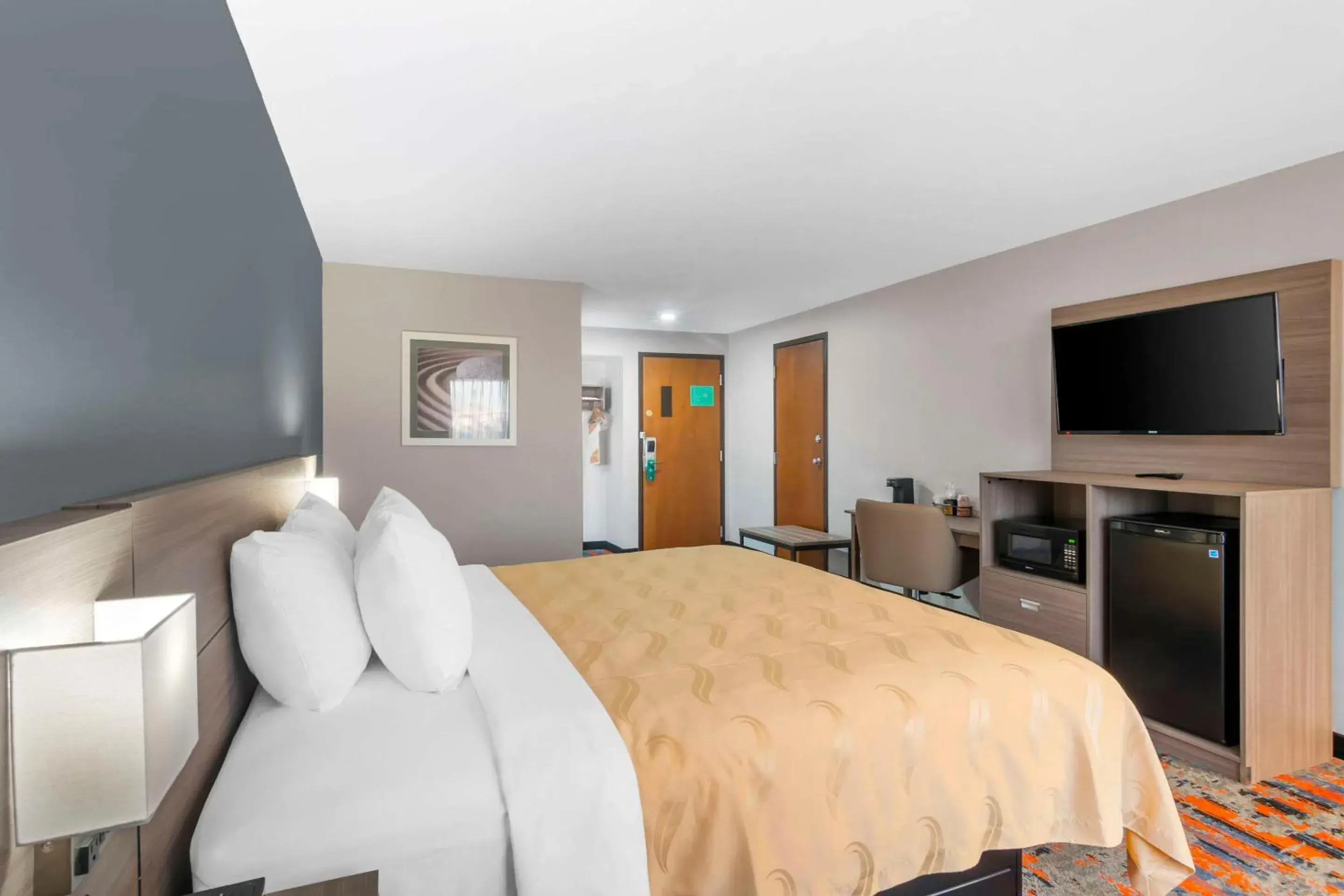 Bedroom, Bed in Quality Inn Bedroom, Bed in Quality Inn