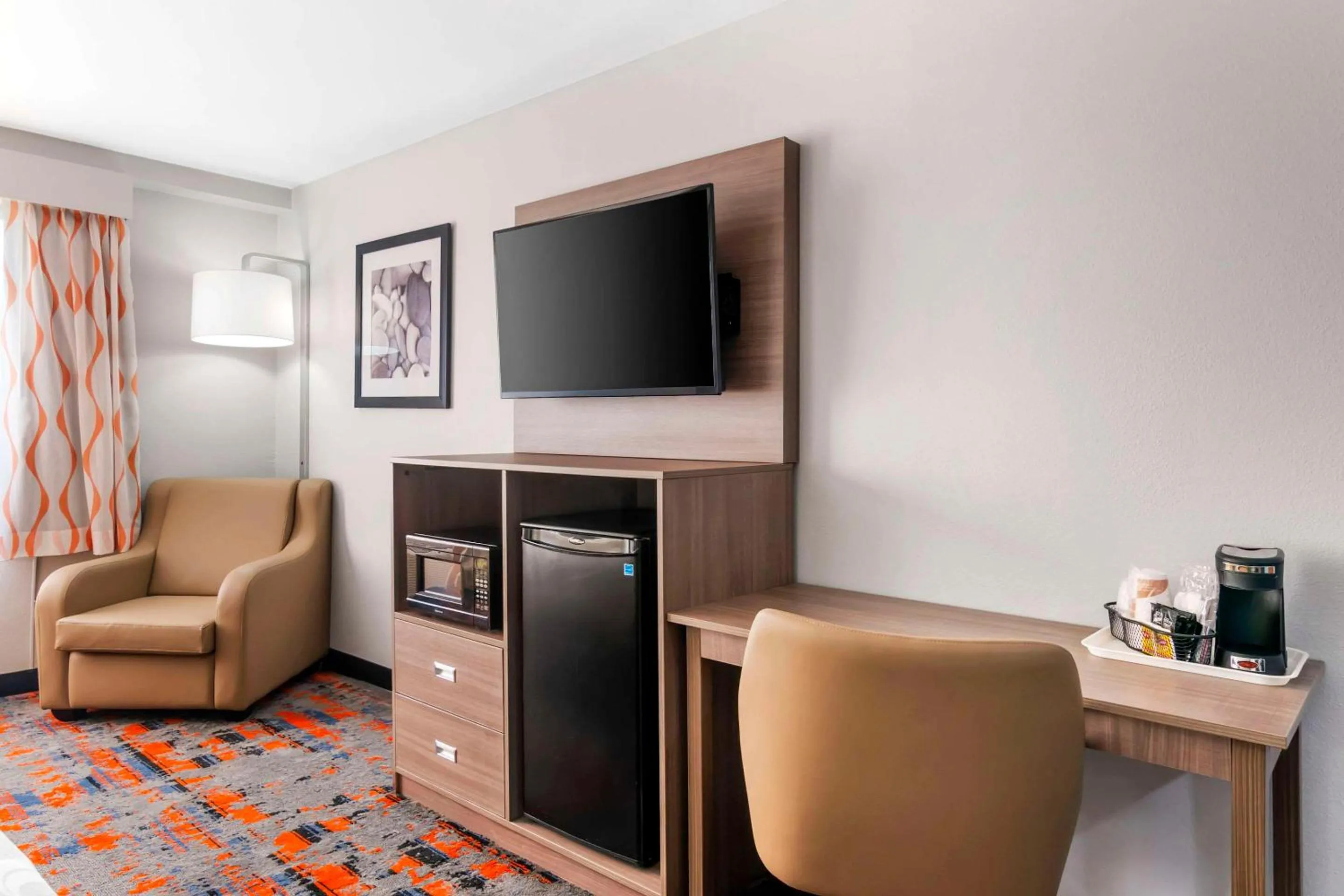 Bedroom in Quality Inn