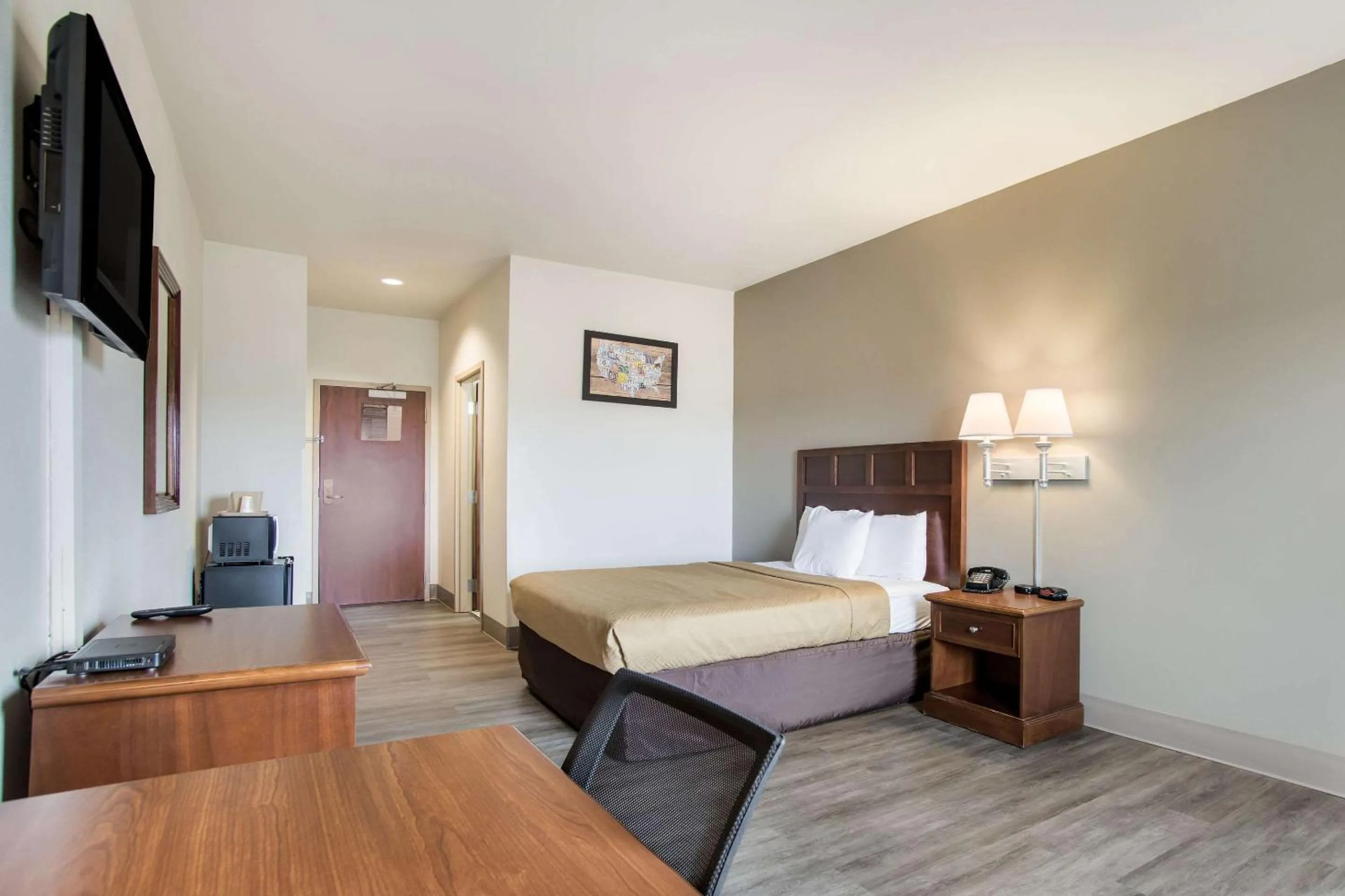 Bedroom, Bed in Econo Lodge Anderson