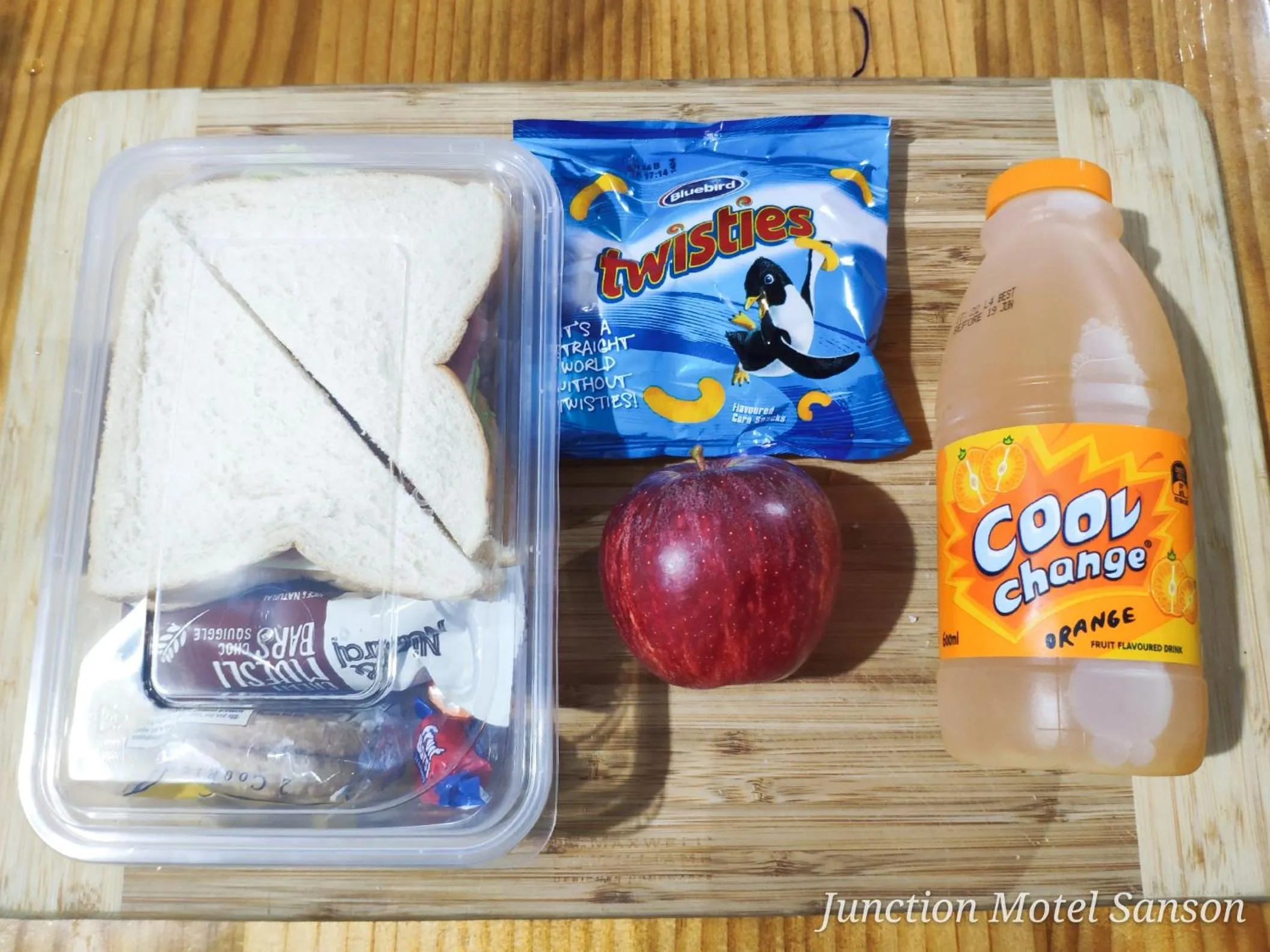 Junction Motel Sanson-Truck Motel