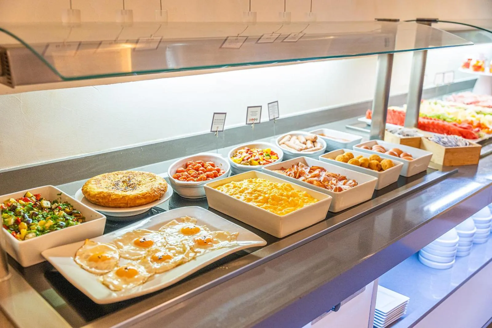 Buffet breakfast in Hotel Aloe Canteras