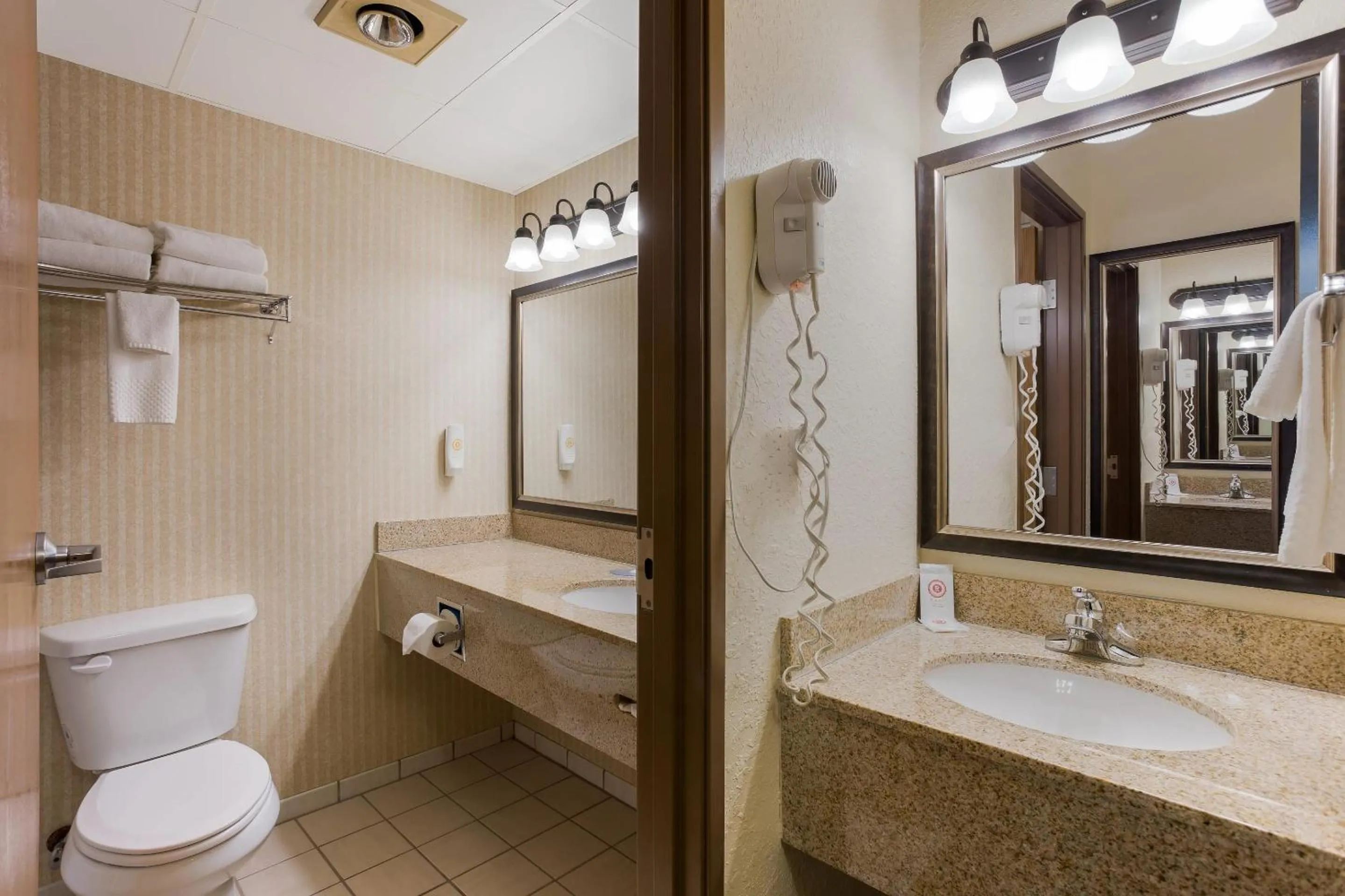 Bedroom in Comfort Inn & Suites Branson Meadows