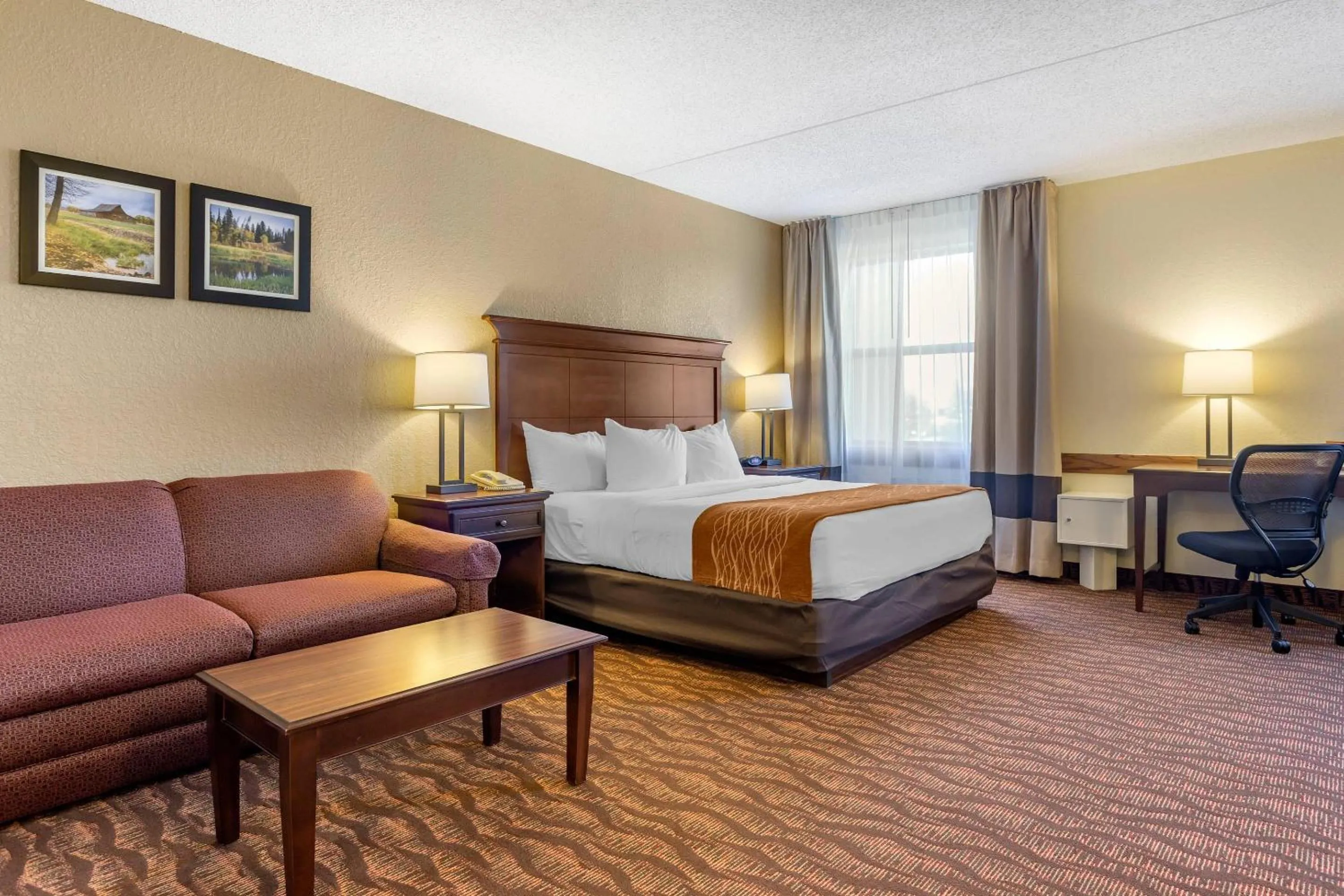 Bedroom, Bed in Comfort Inn & Suites Branson Meadows