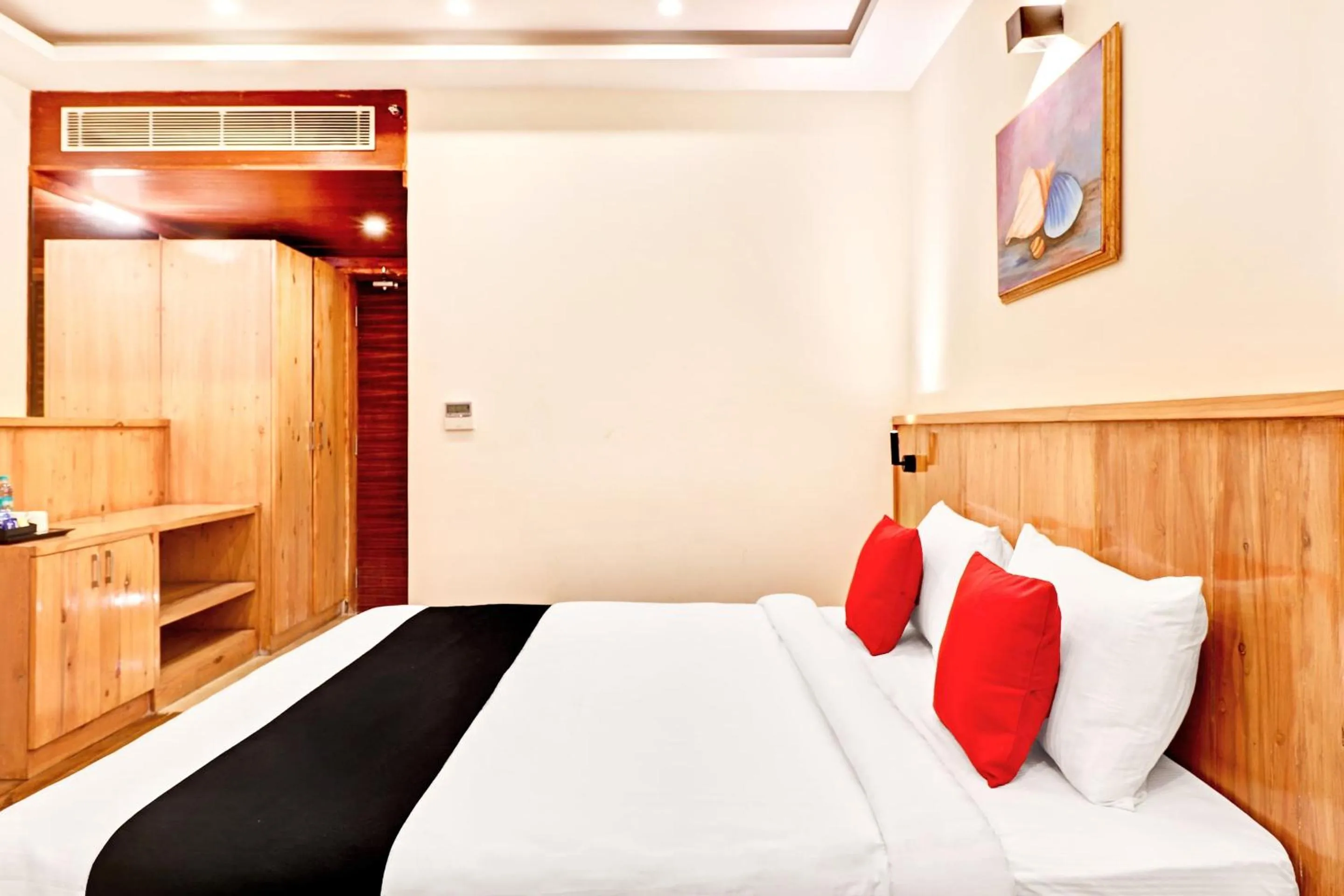 Bedroom, Bed in Townhouse Nyanappana Halli formerly Hotel La Prosperite