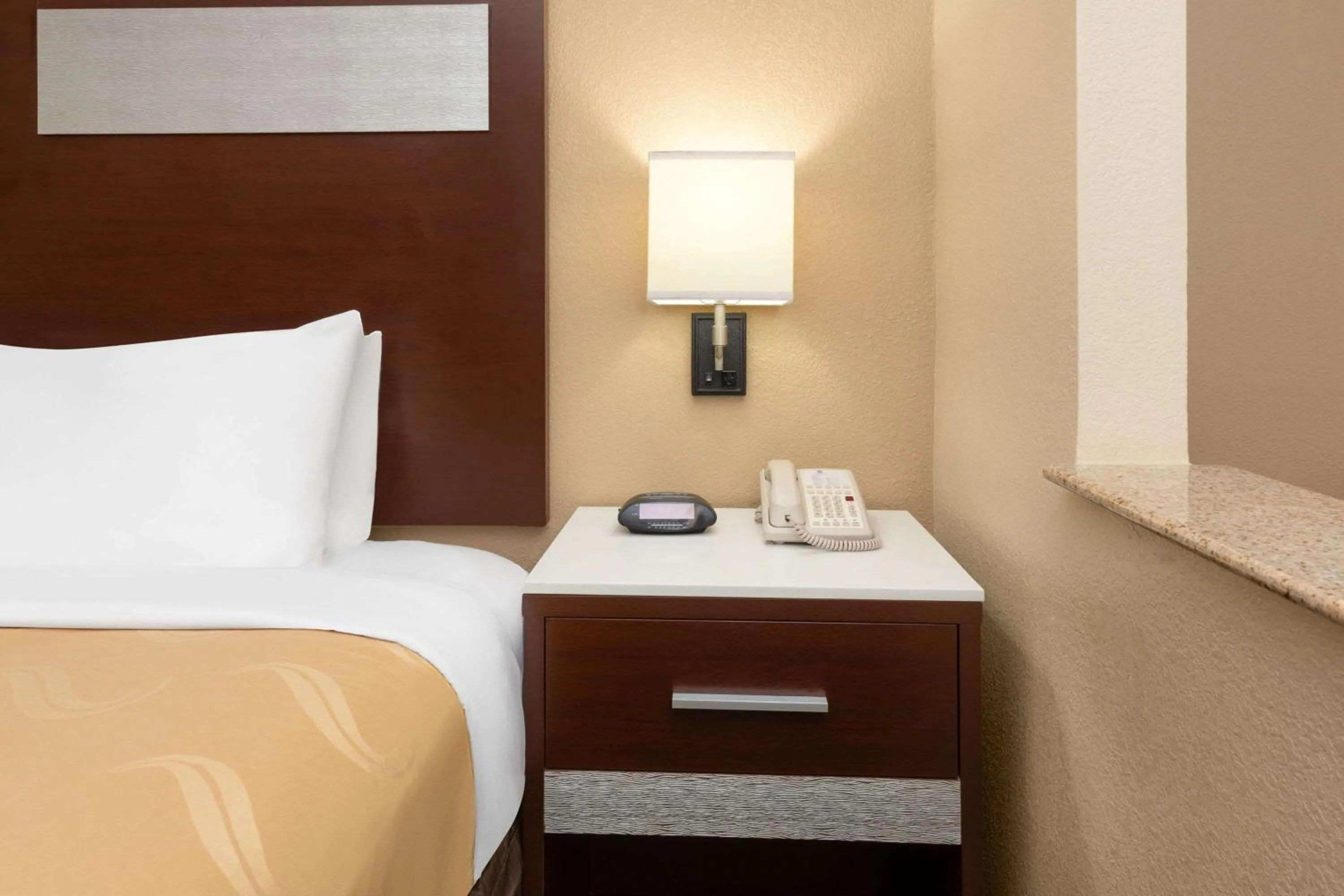 Photo of the whole room, Bed in Hotel Oxford