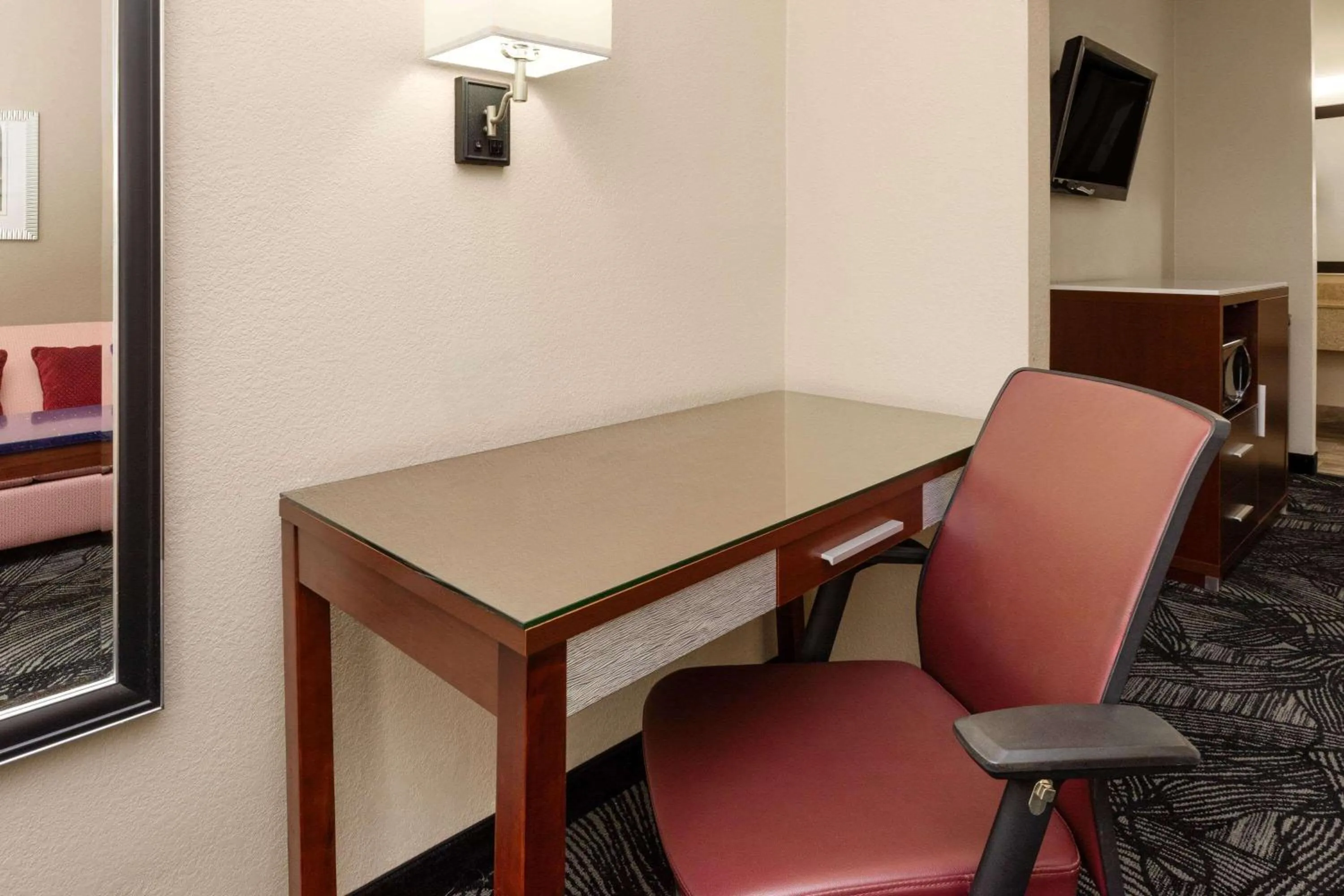 Photo of the whole room in Hotel Oxford