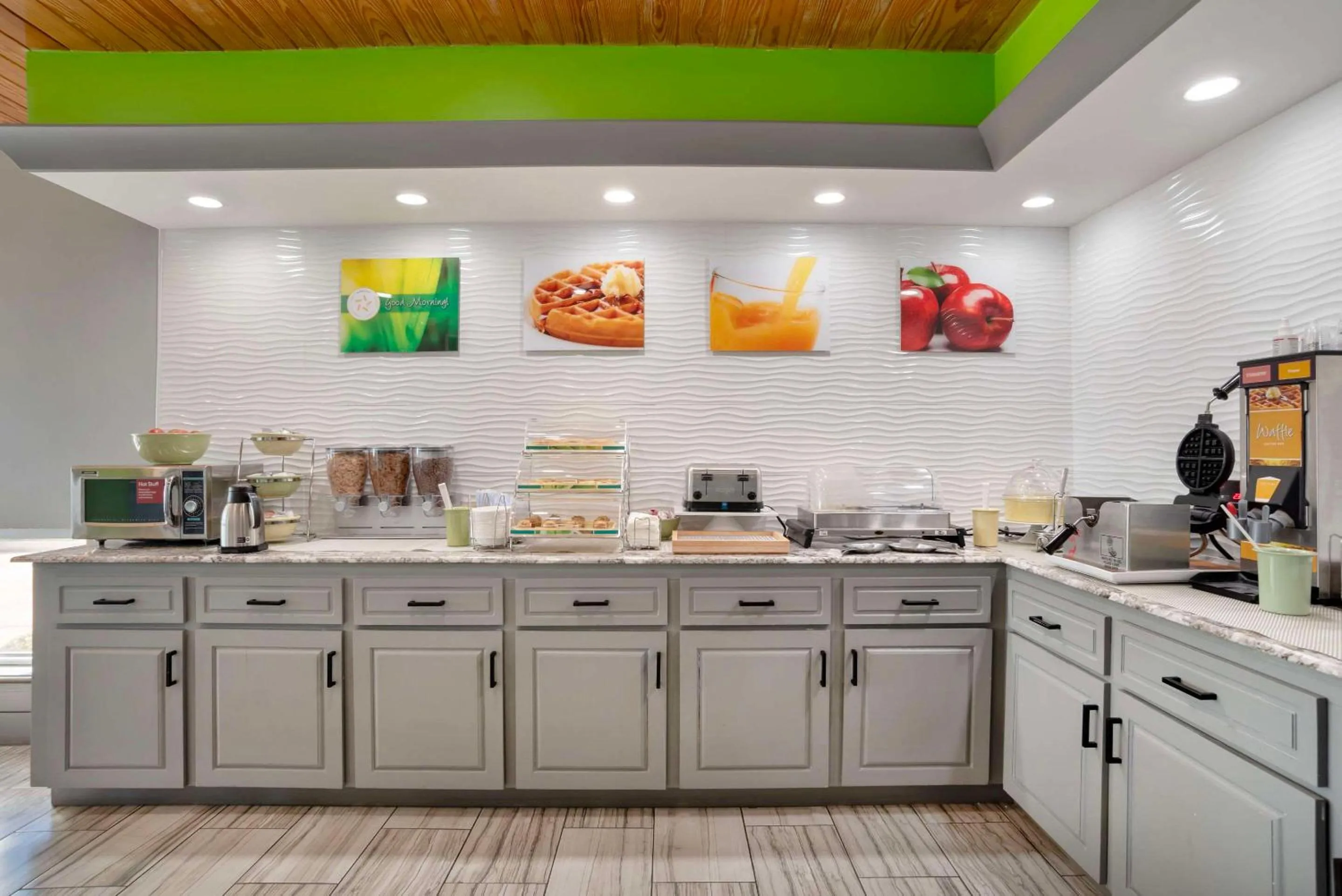 Breakfast in Quality Inn