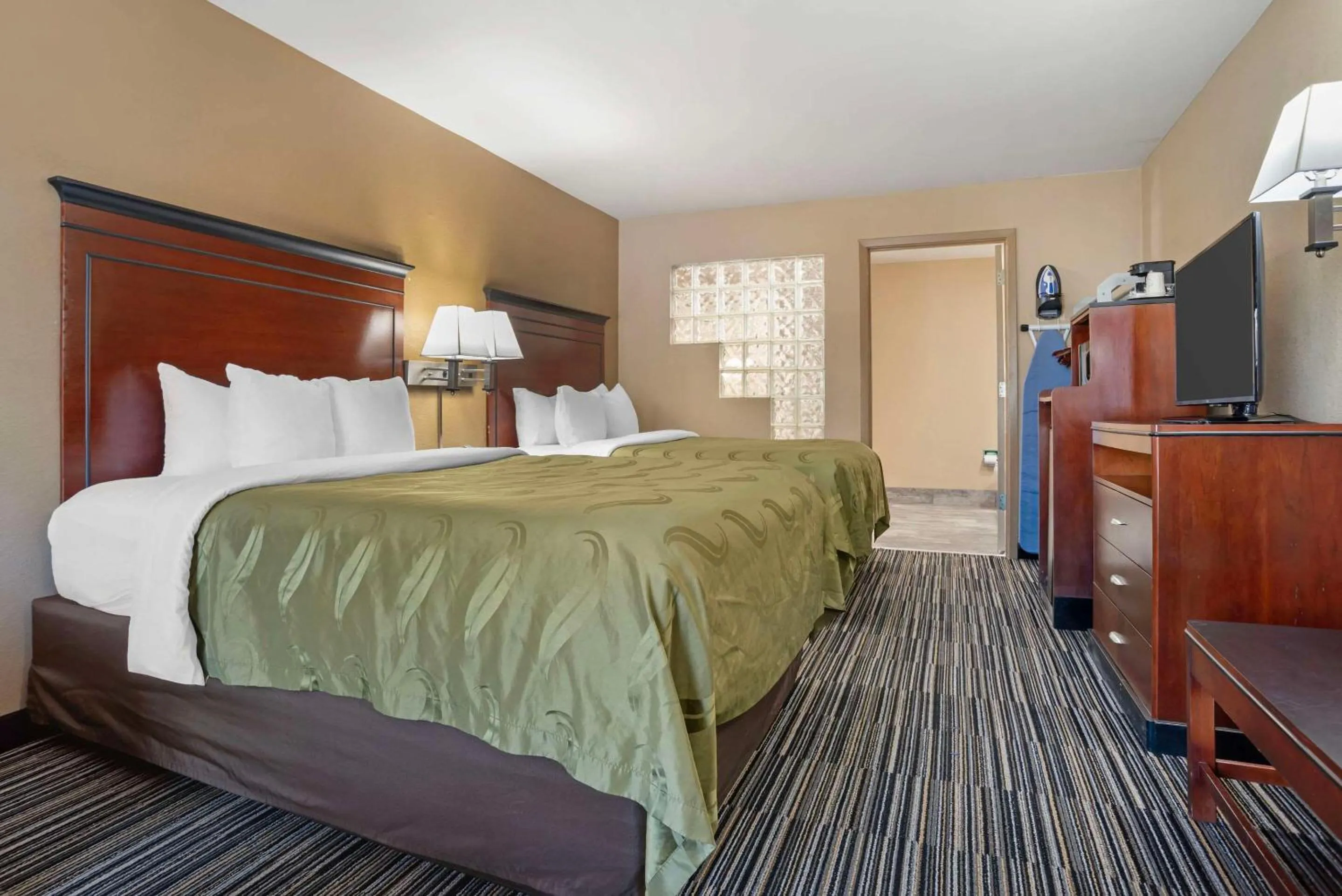 Bedroom, Bed in Quality Inn