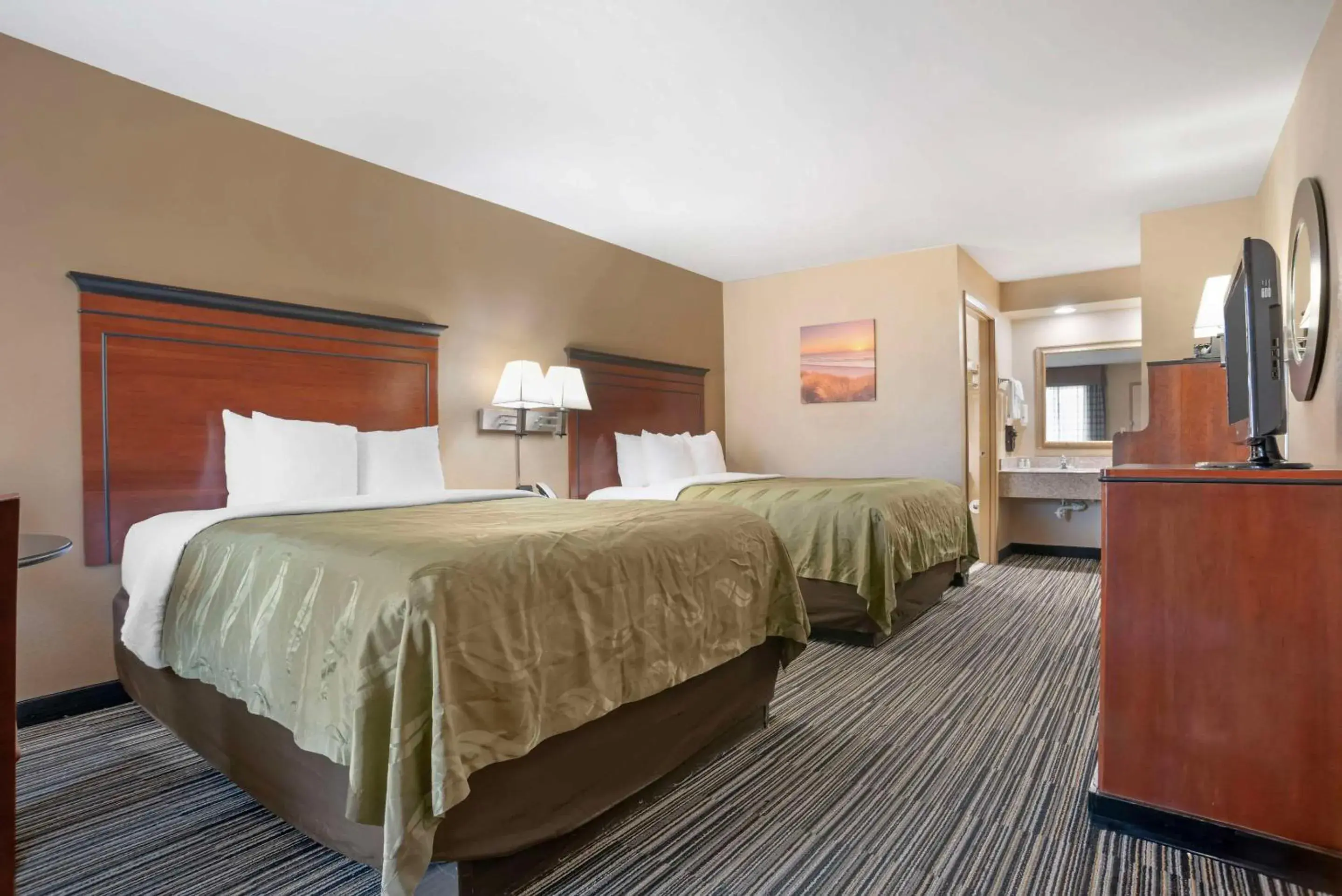 Bedroom, Bed in Quality Inn Bedroom, Bed in Quality Inn